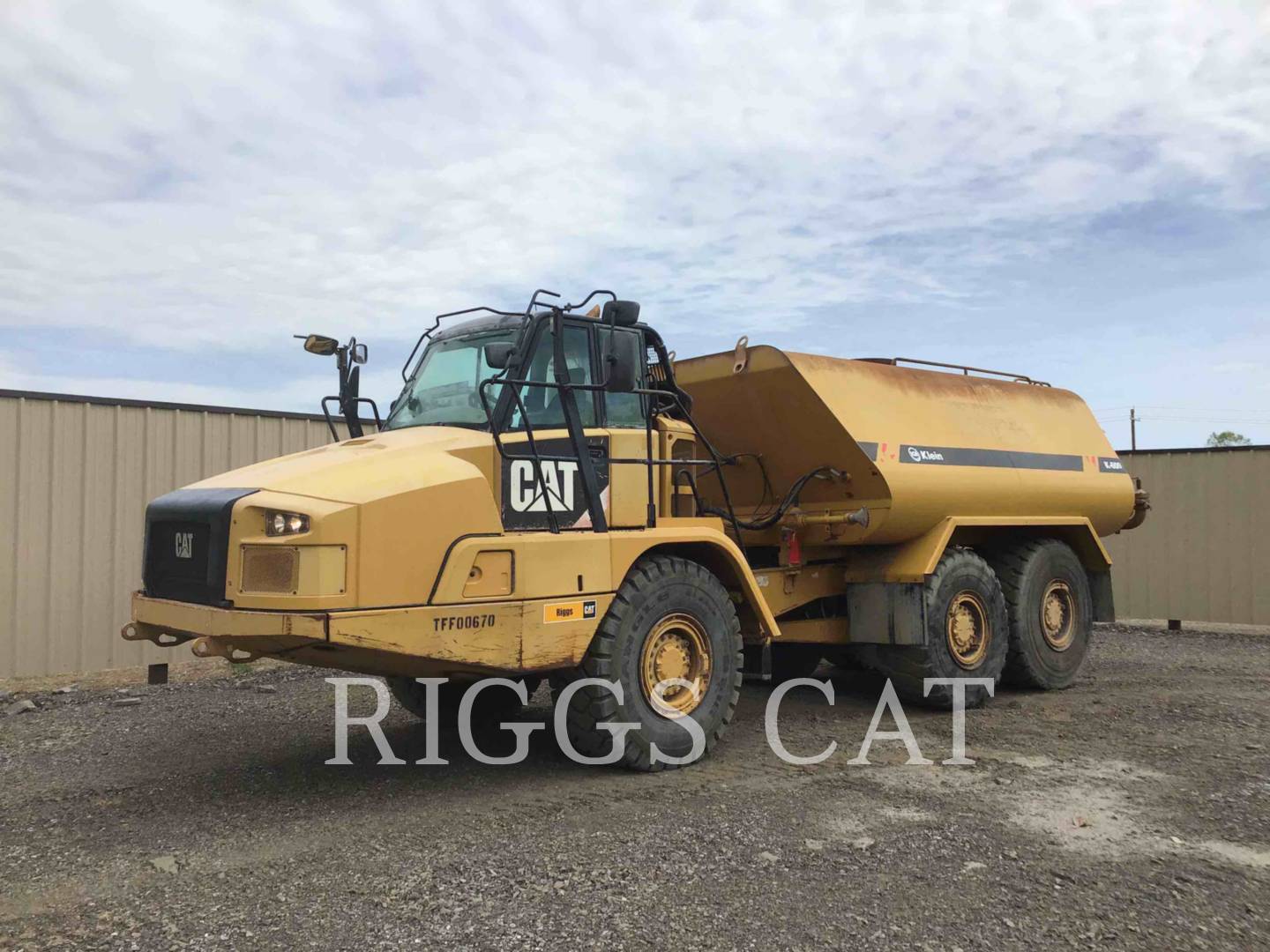 2015 Caterpillar 730C WT Water Truck