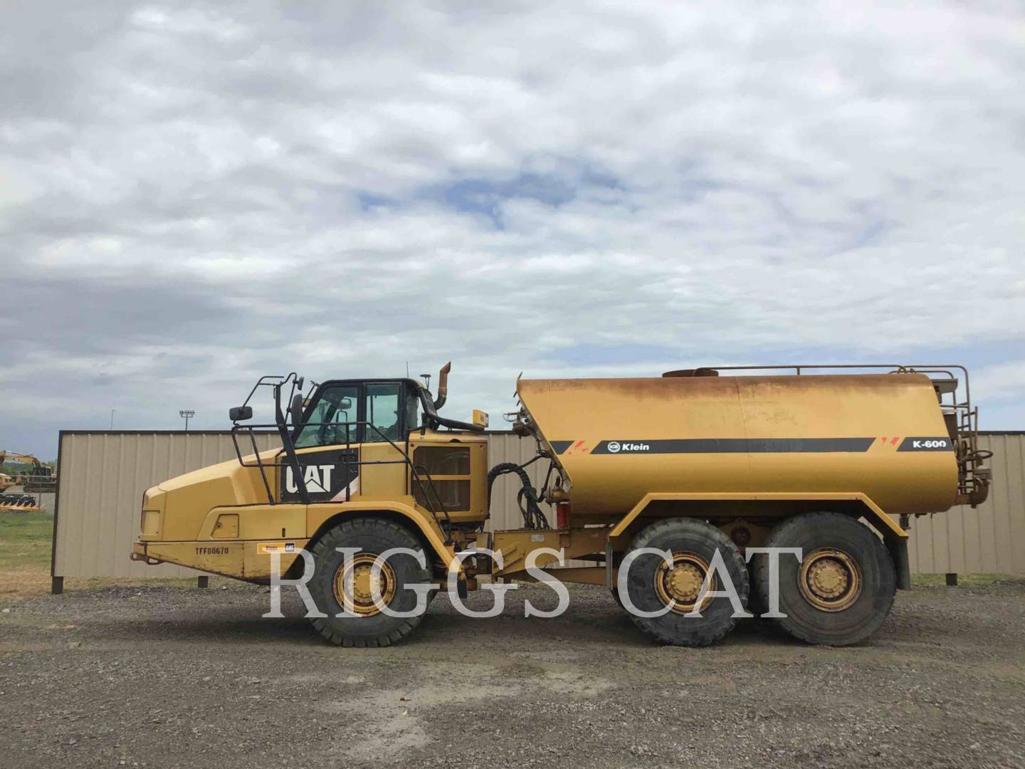 2015 Caterpillar 730C WT Water Truck