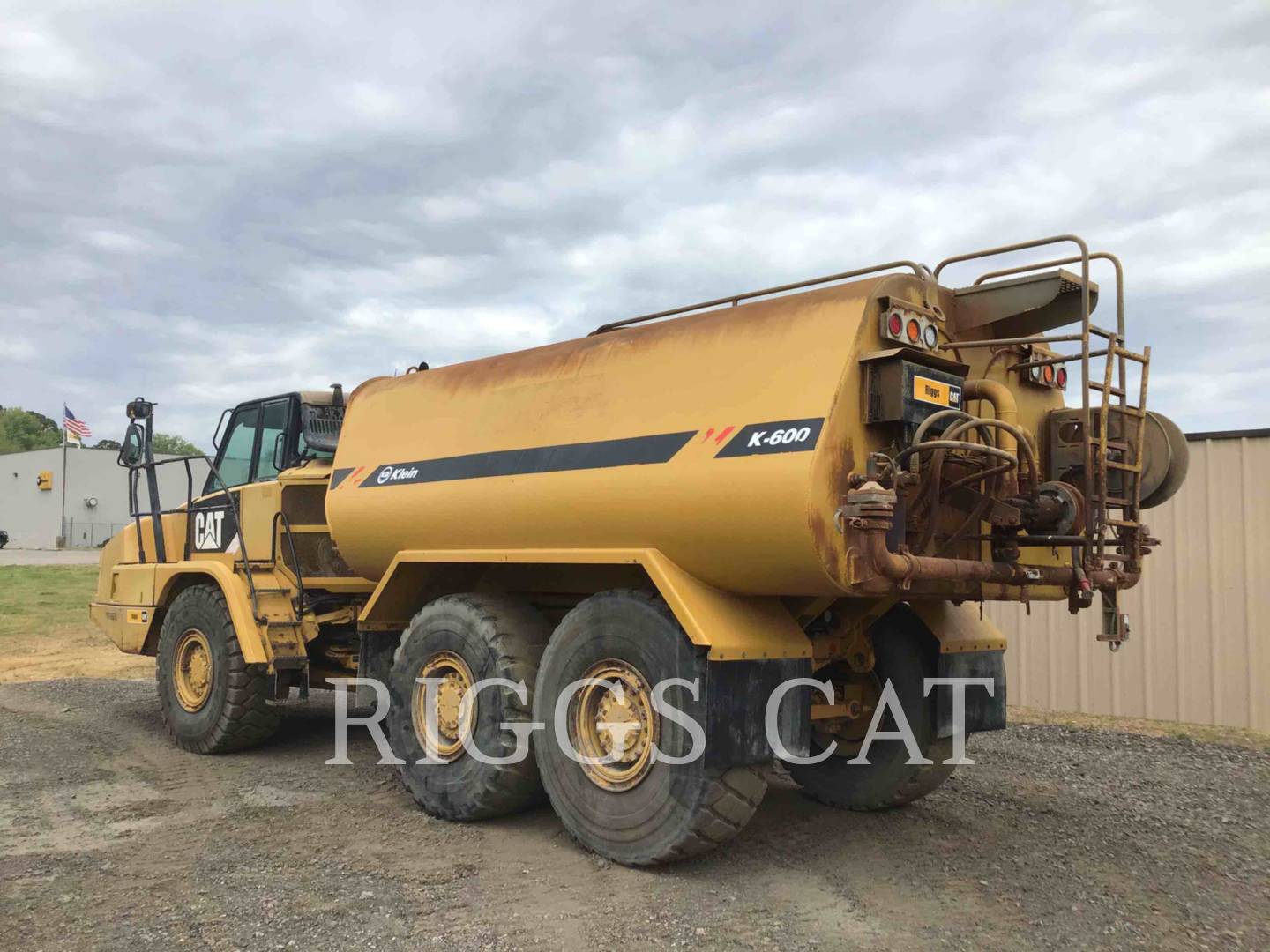 2015 Caterpillar 730C WT Water Truck