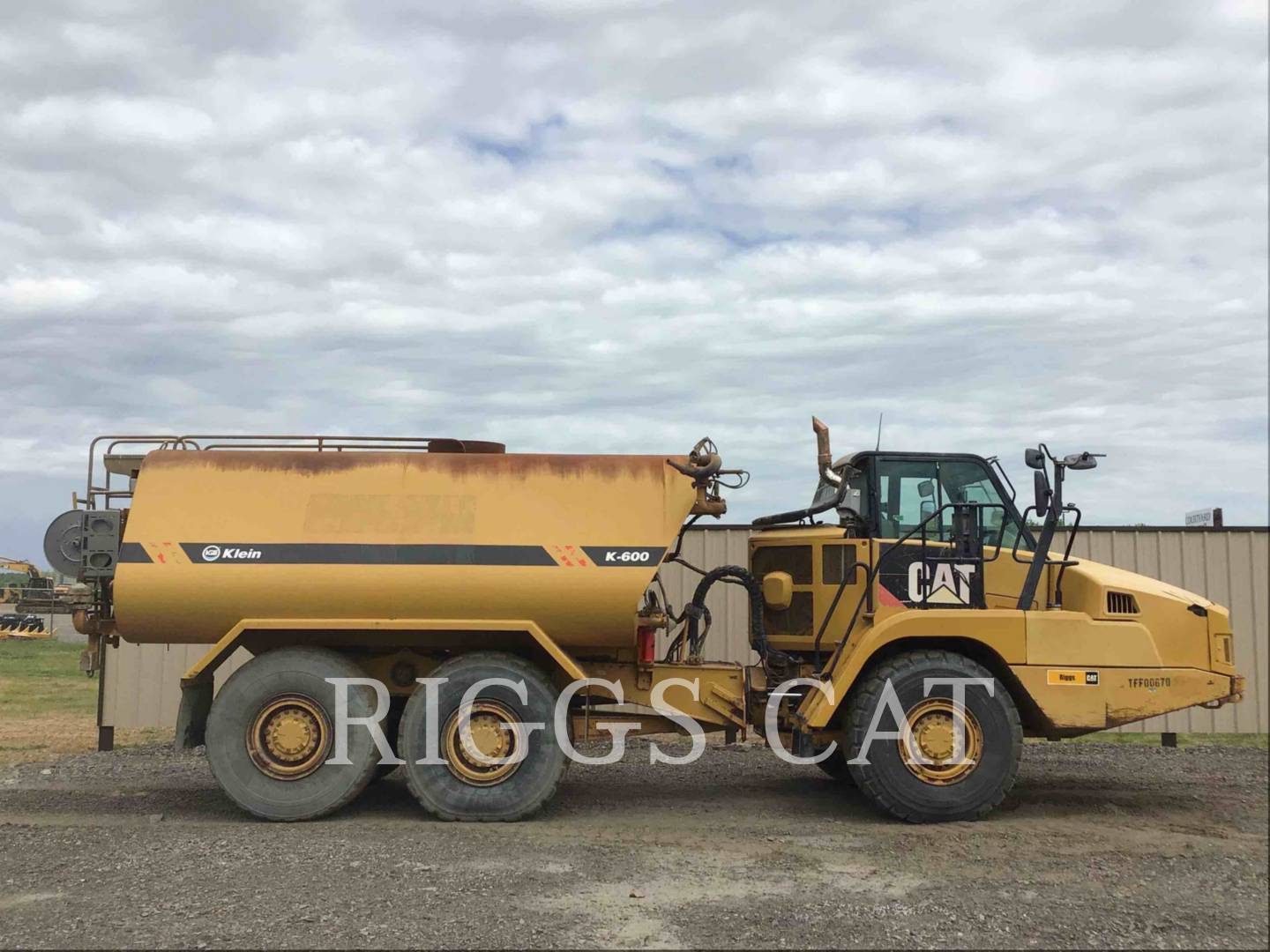 2015 Caterpillar 730C WT Water Truck