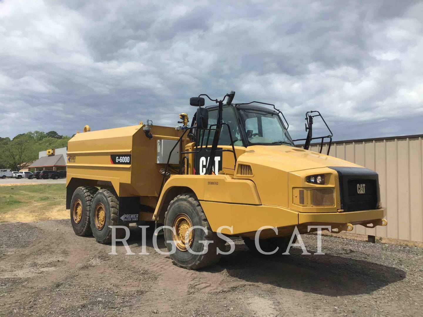 2016 Caterpillar 725C Water Truck