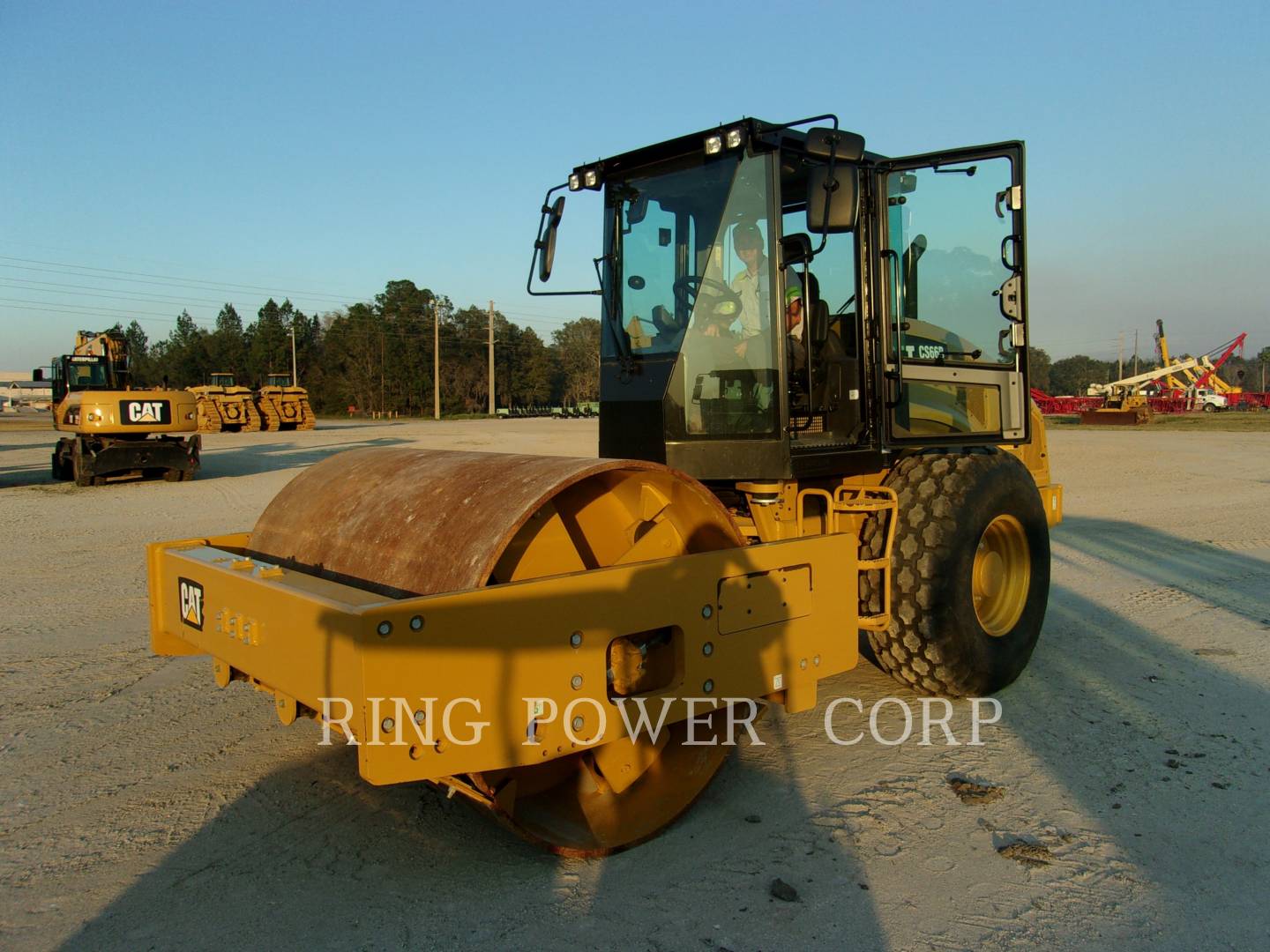 2015 Caterpillar CS66BCAB Vibratory Double