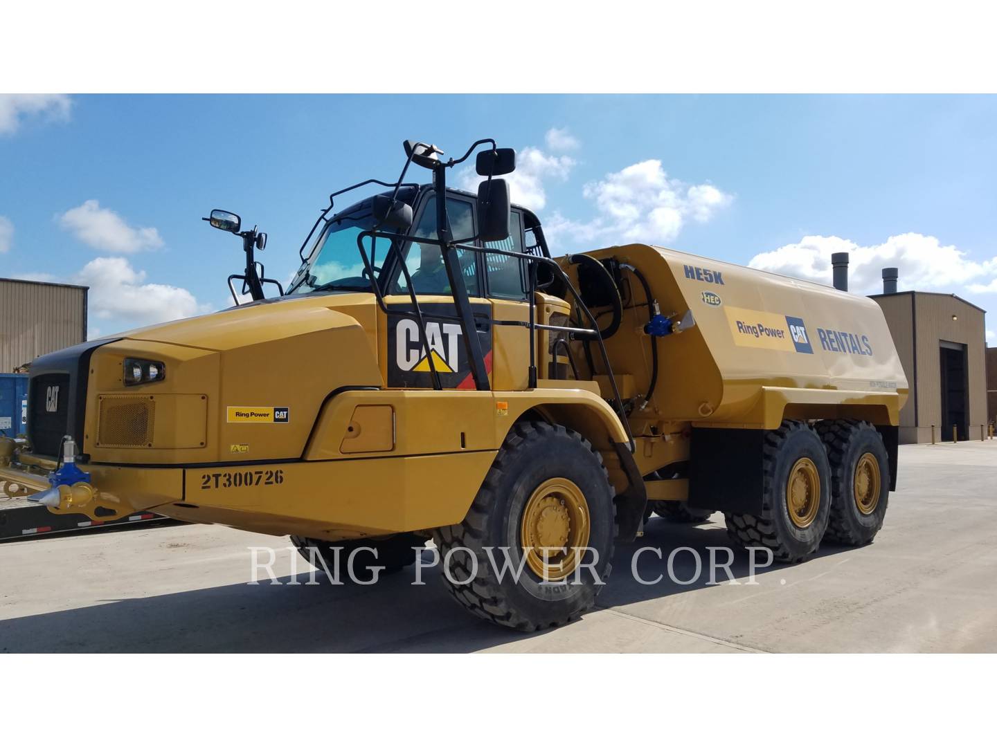 2019 Caterpillar 725C2WW Water Truck