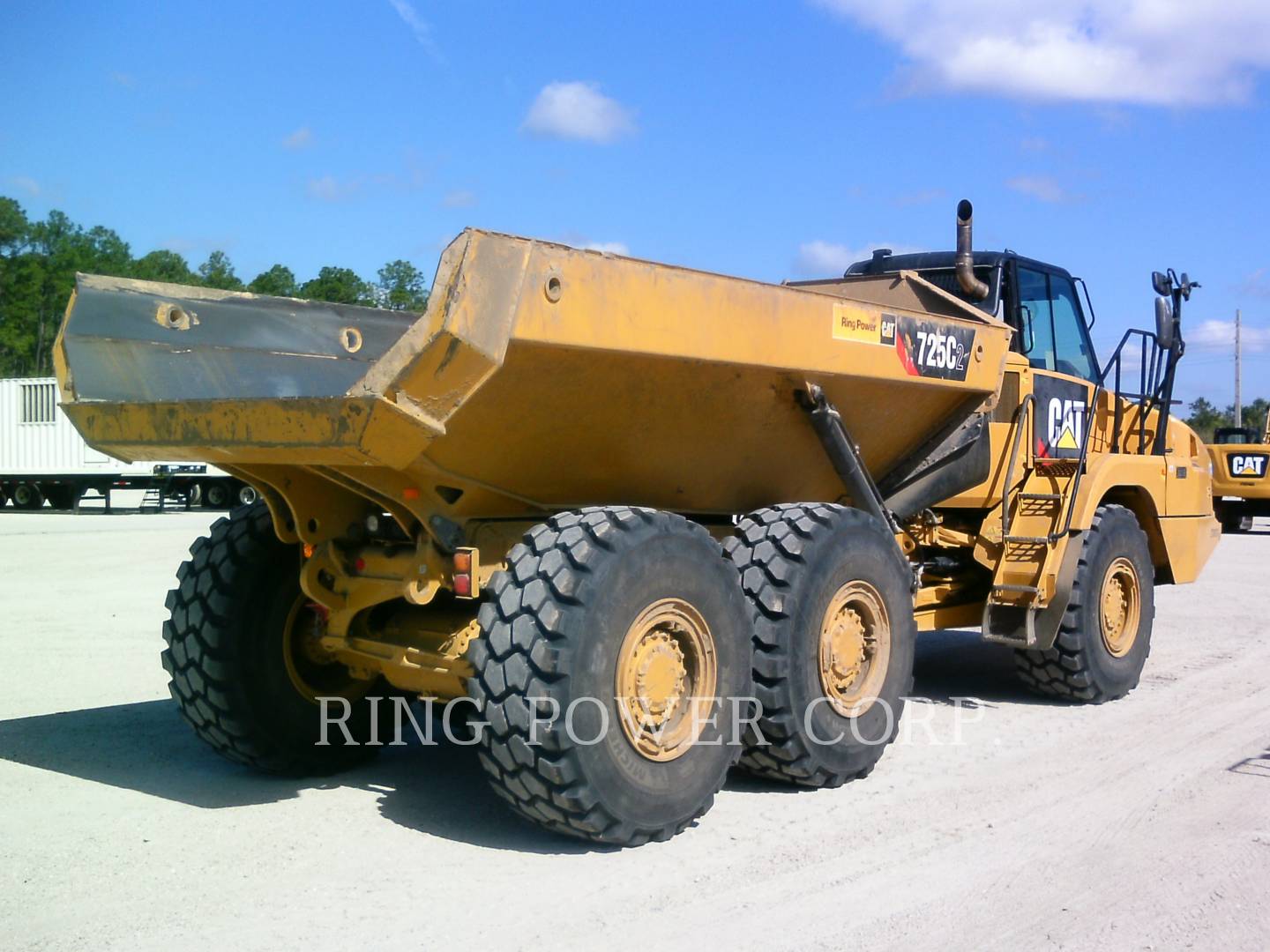 2019 Caterpillar 725C2WW Water Truck