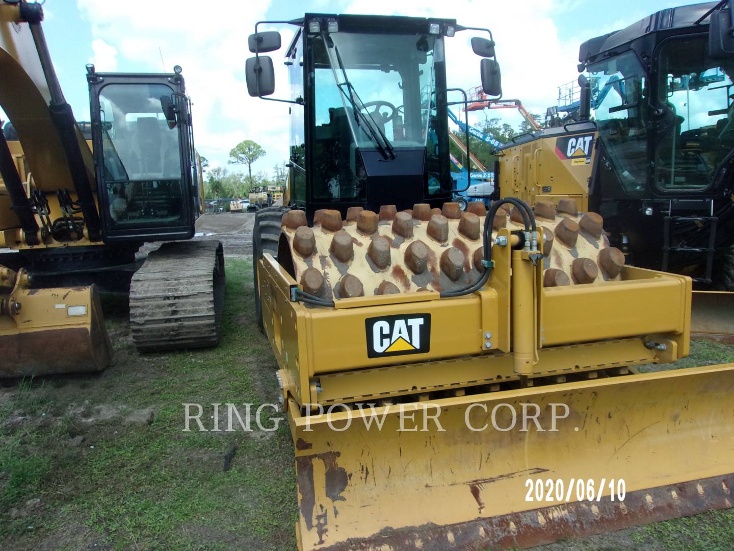 2019 Caterpillar CP56BCAB Vibratory Double