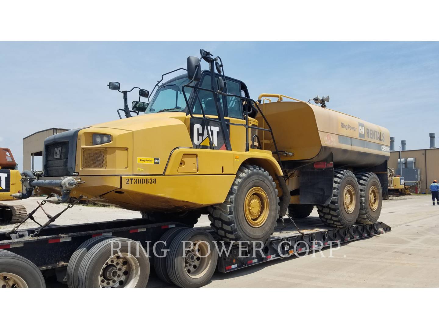 2019 Caterpillar 725C2WW Water Truck