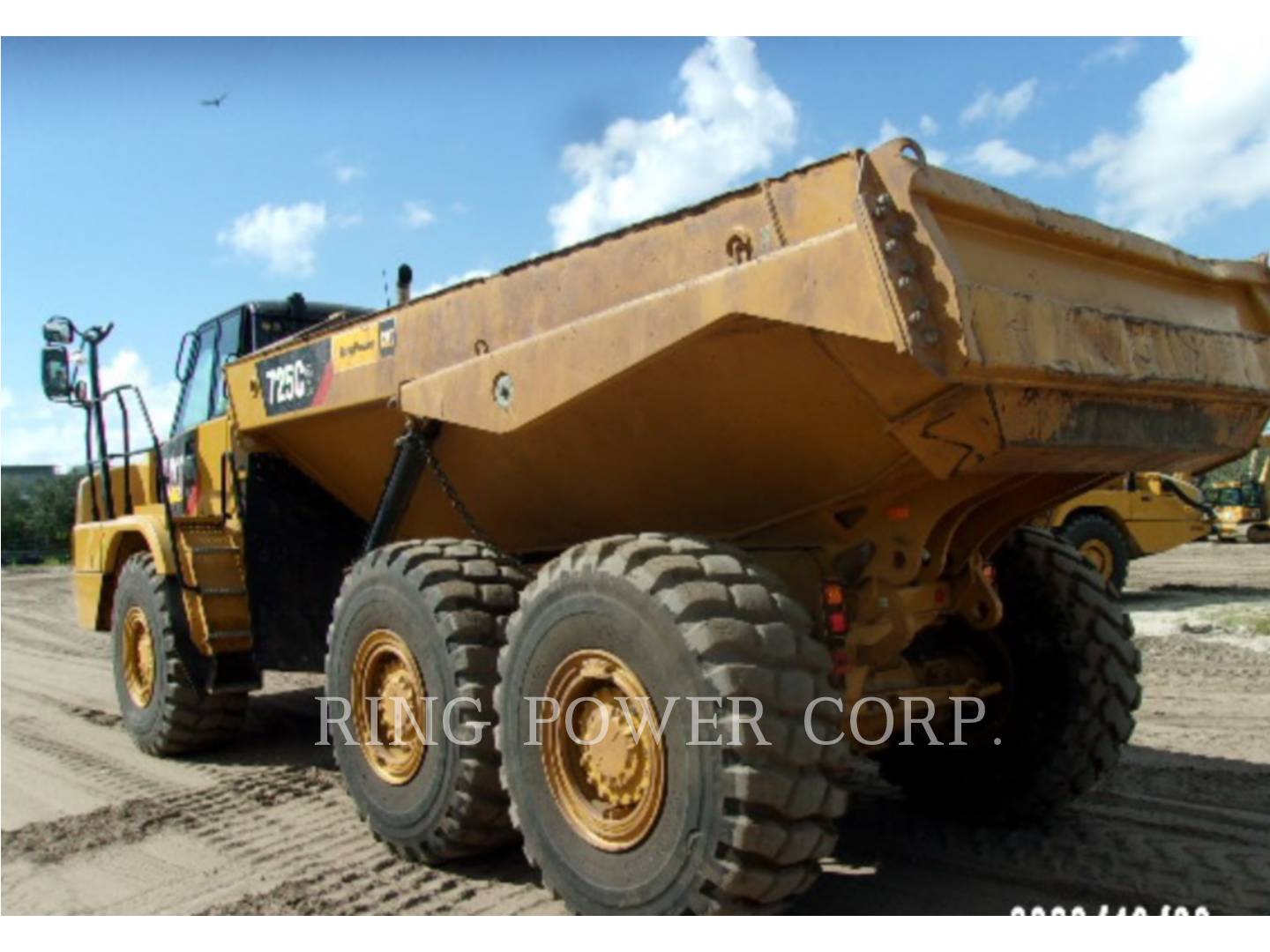 2019 Caterpillar 725C2TG Articulated Truck