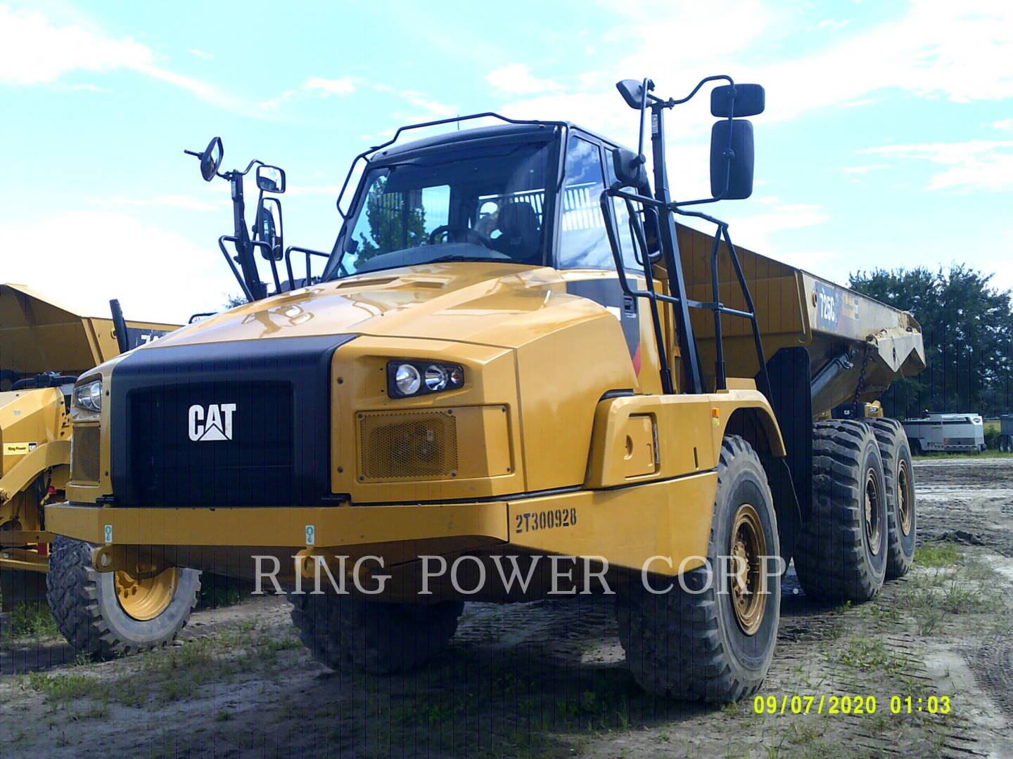 2019 Caterpillar 725C2WW Water Truck