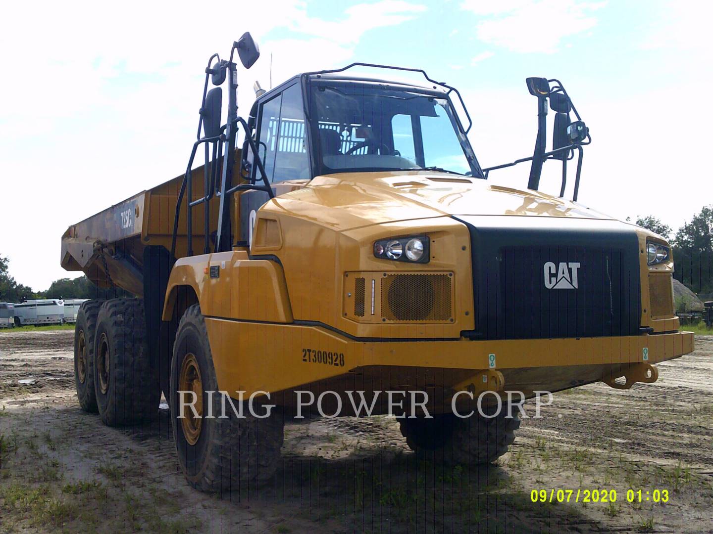 2019 Caterpillar 725C2WW Water Truck