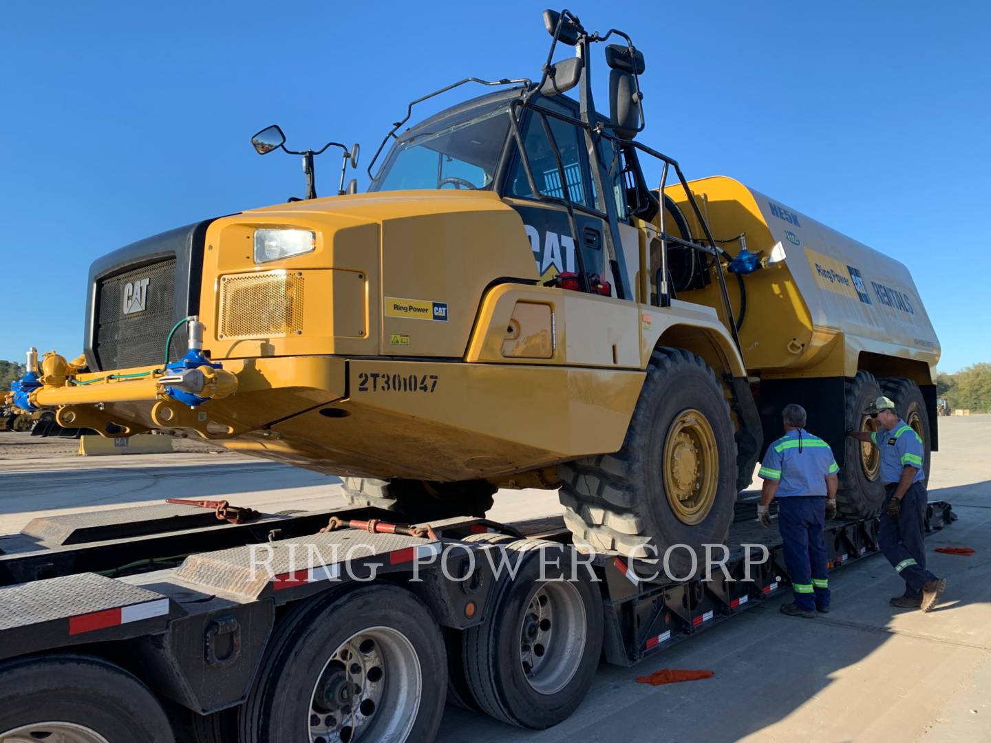 2020 Caterpillar 725C2WW Water Truck