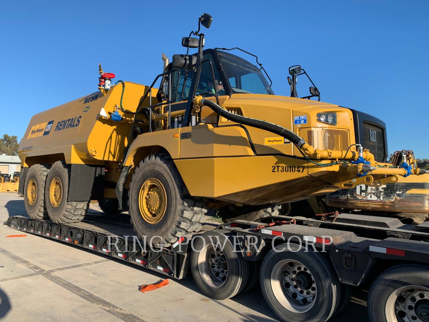 2020 Caterpillar 725C2WW Water Truck