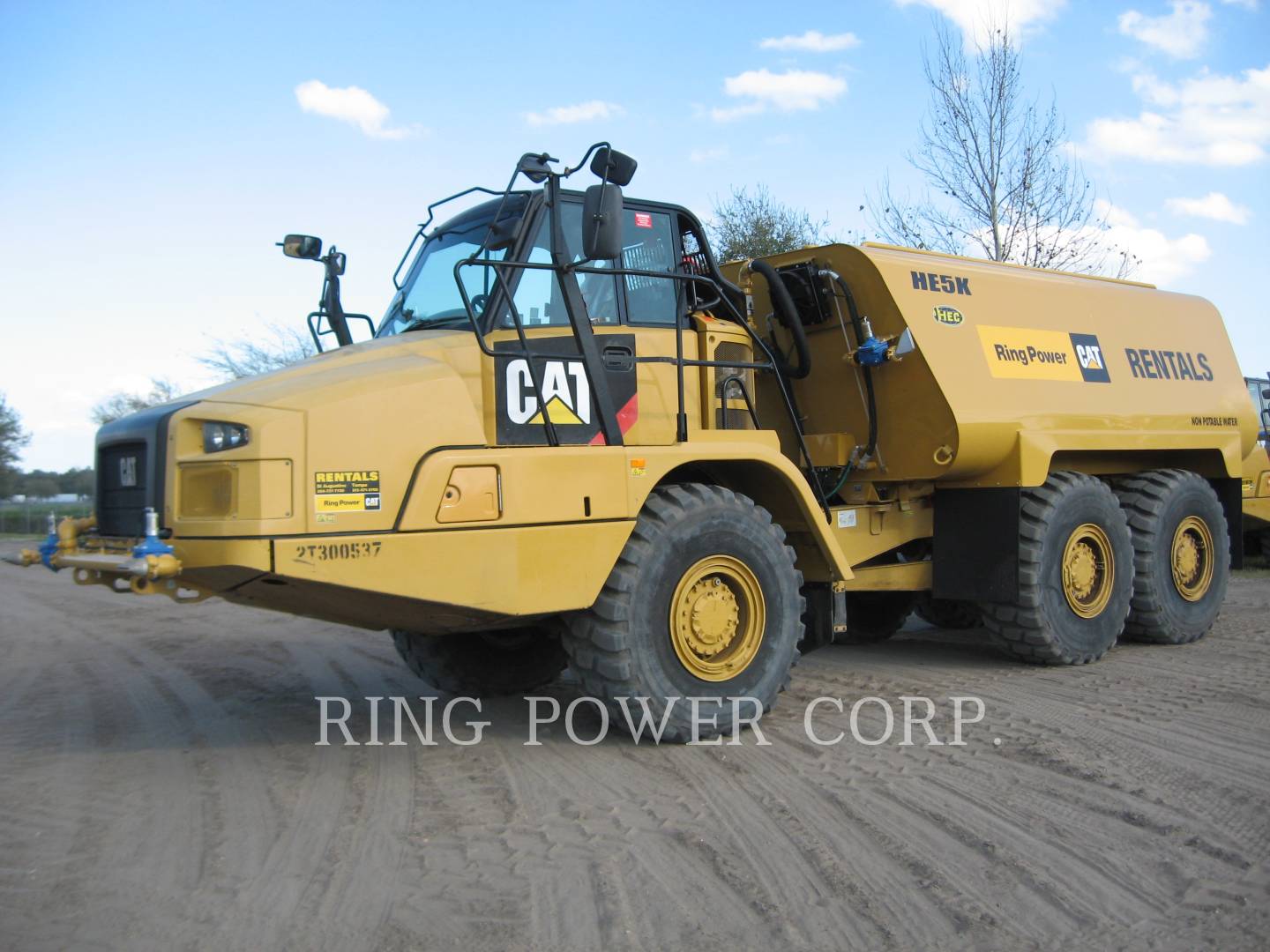 2018 Caterpillar 725C2WW Water Truck