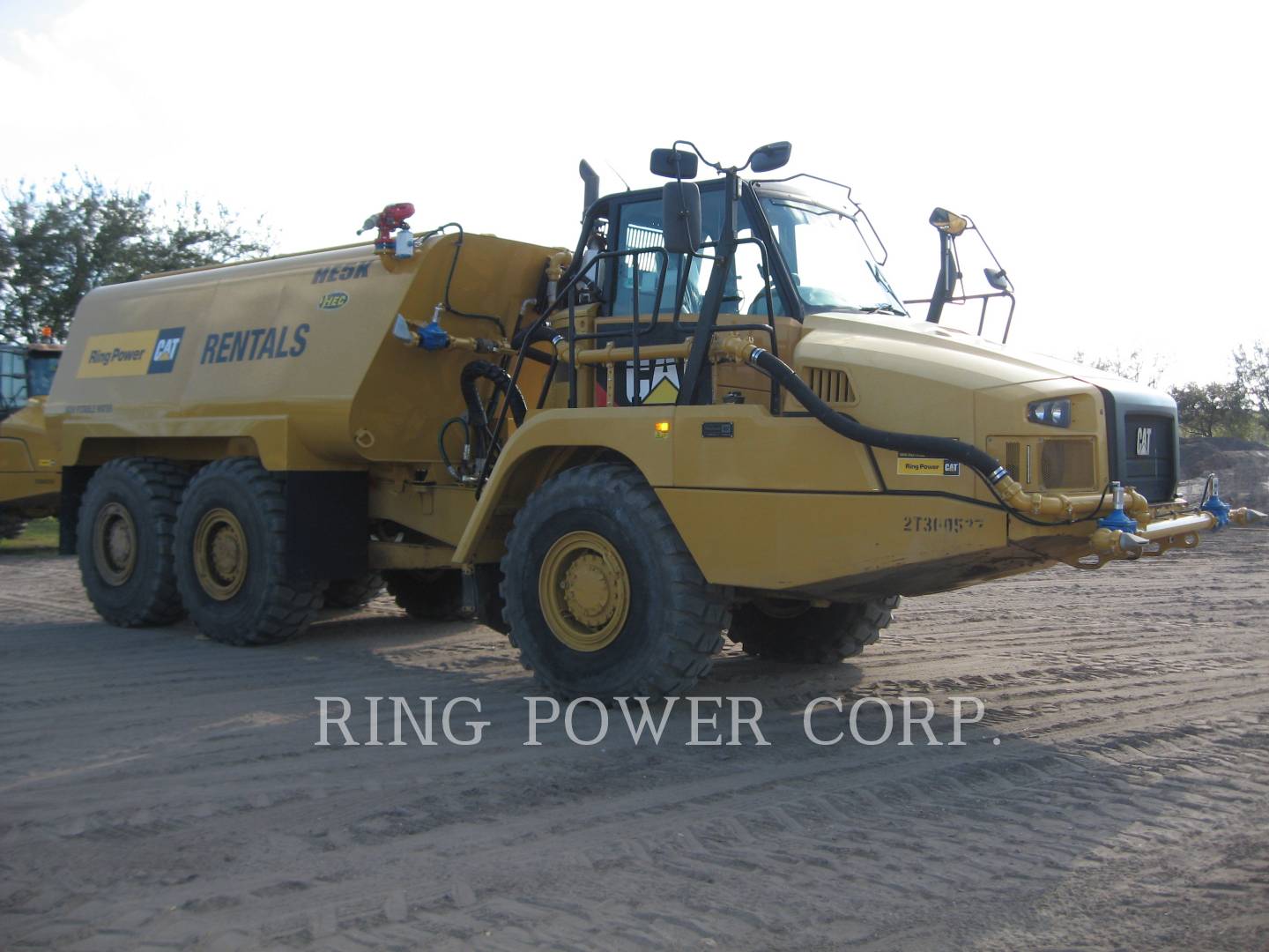 2018 Caterpillar 725C2WW Water Truck