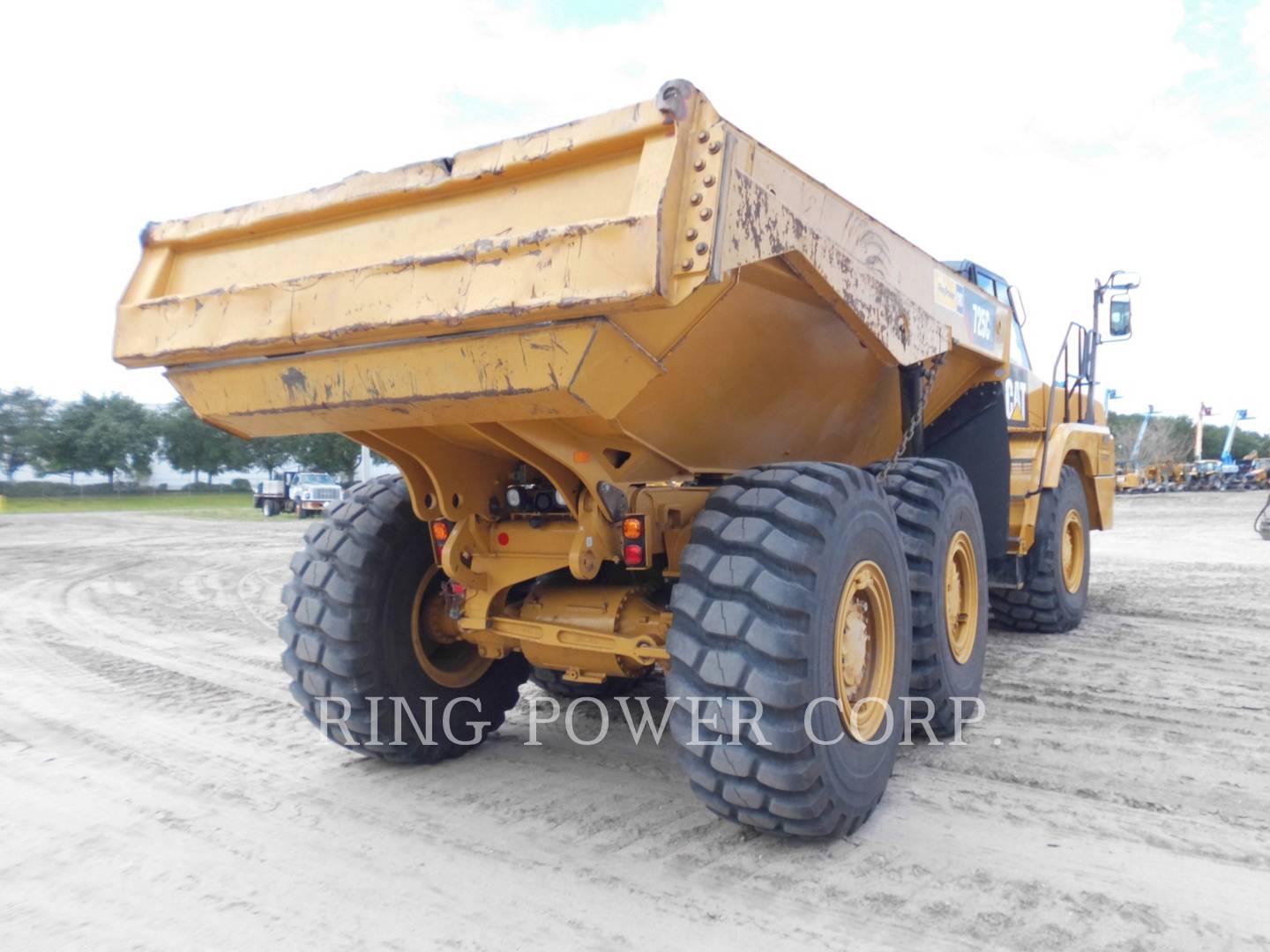 2020 Caterpillar 725C2TG Articulated Truck