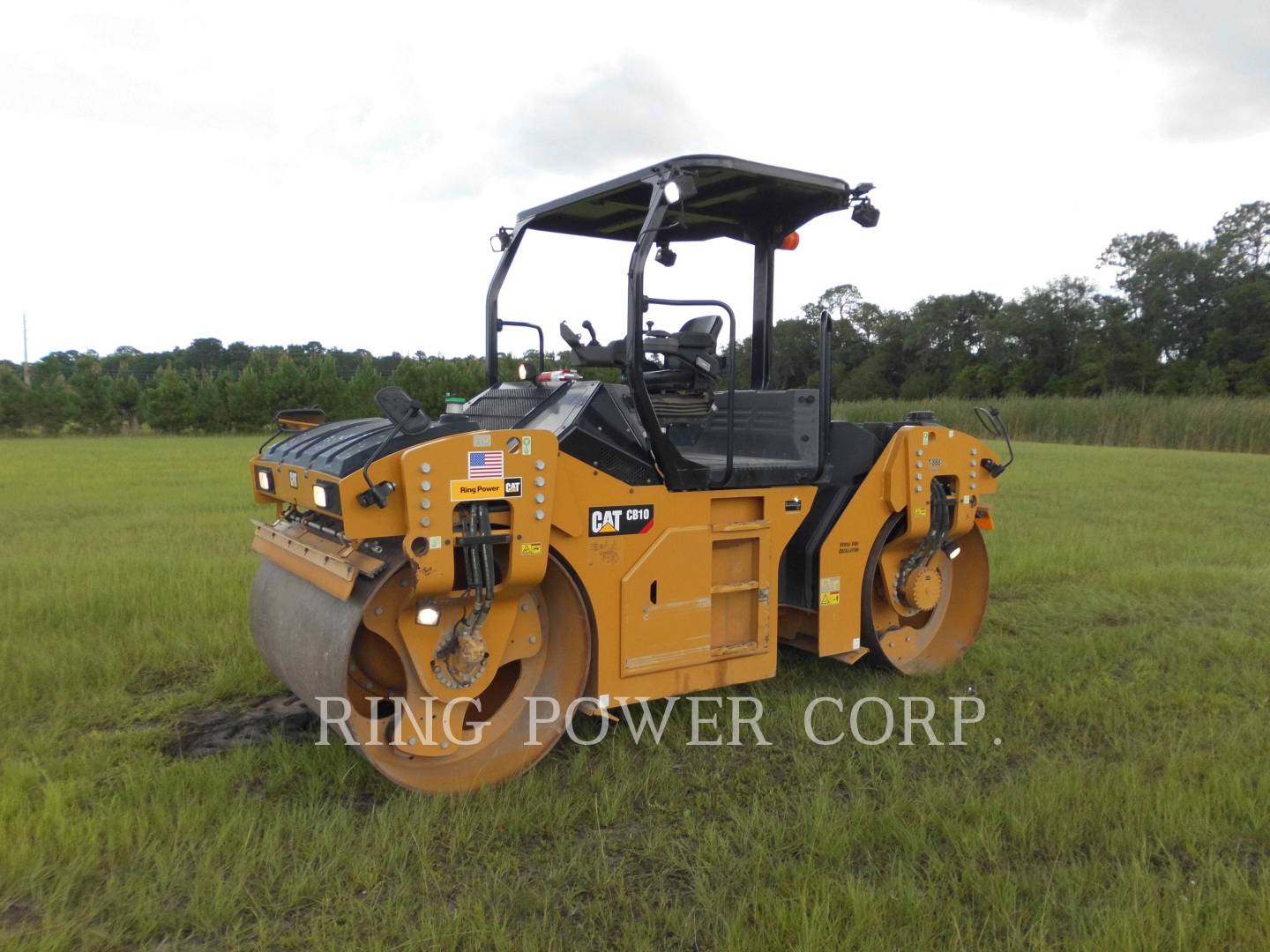 2017 Caterpillar CB10 Vibratory Double