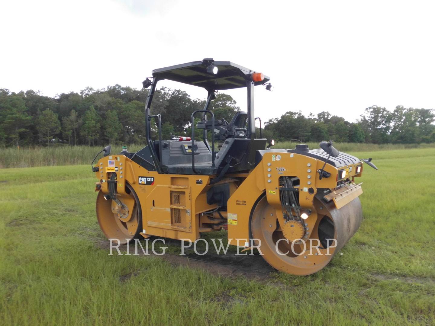 2017 Caterpillar CB10 Vibratory Double