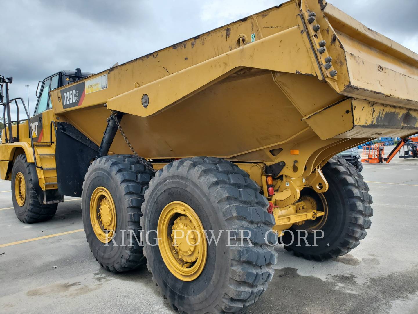 2020 Caterpillar 725C2WW Water Truck