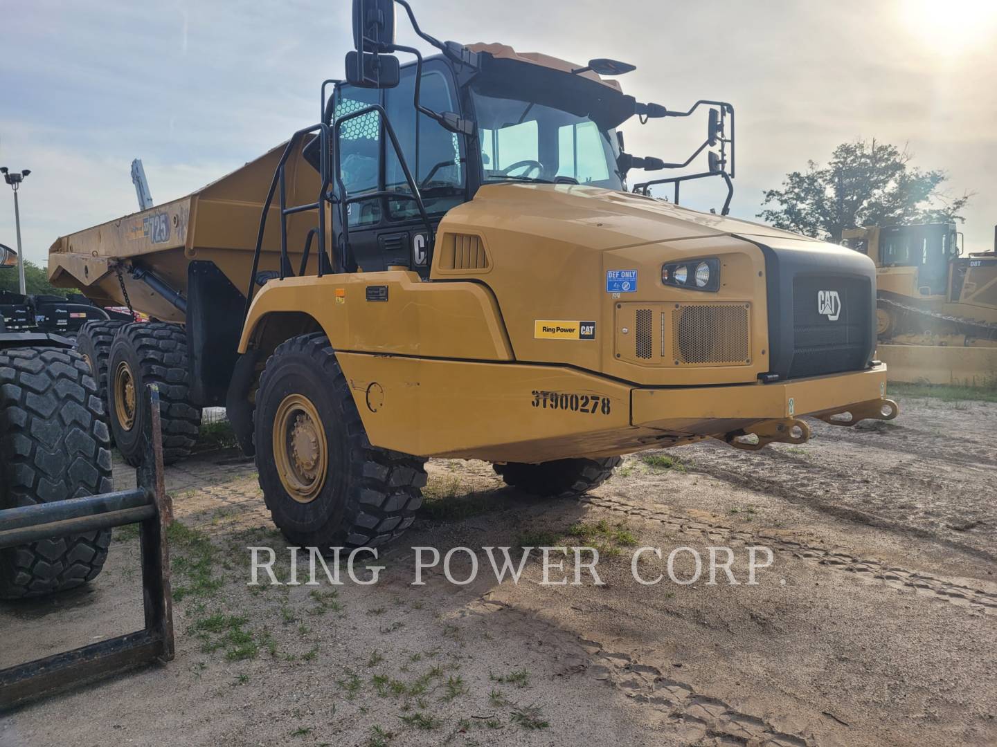 2021 Caterpillar 725TG Articulated Truck