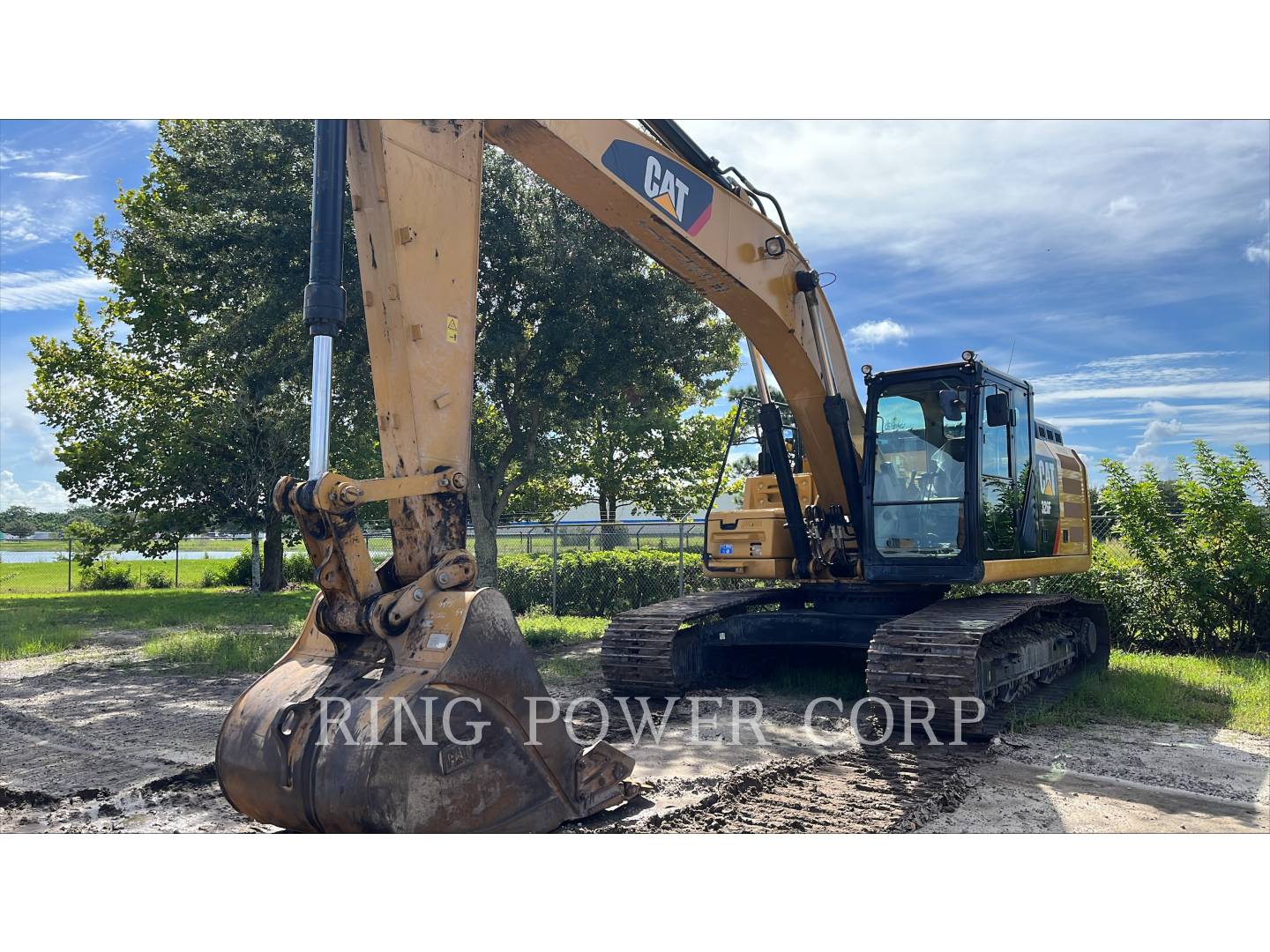 2019 Caterpillar 326FLTHUMB Excavator