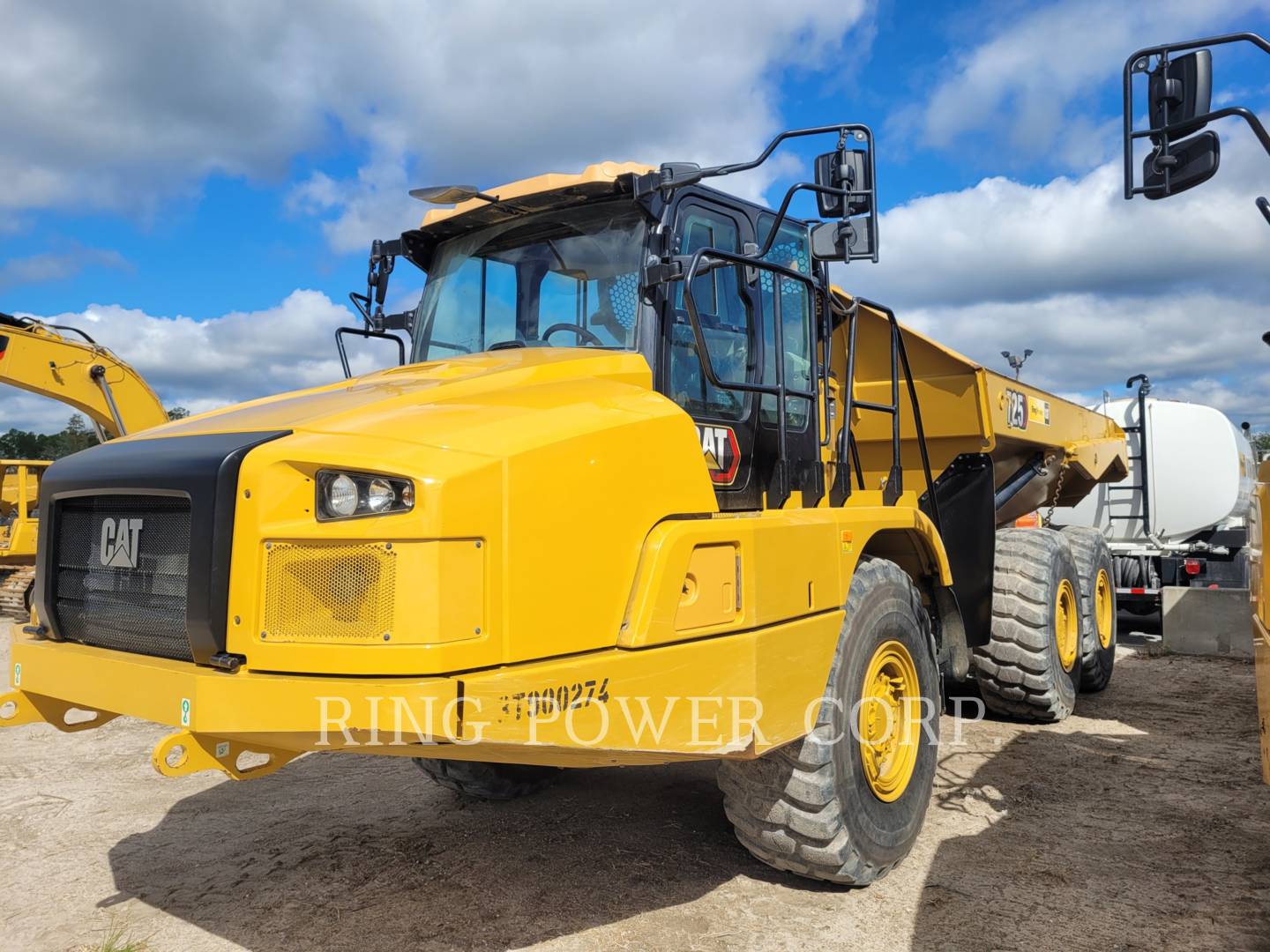 2021 Caterpillar 725WW Water Truck