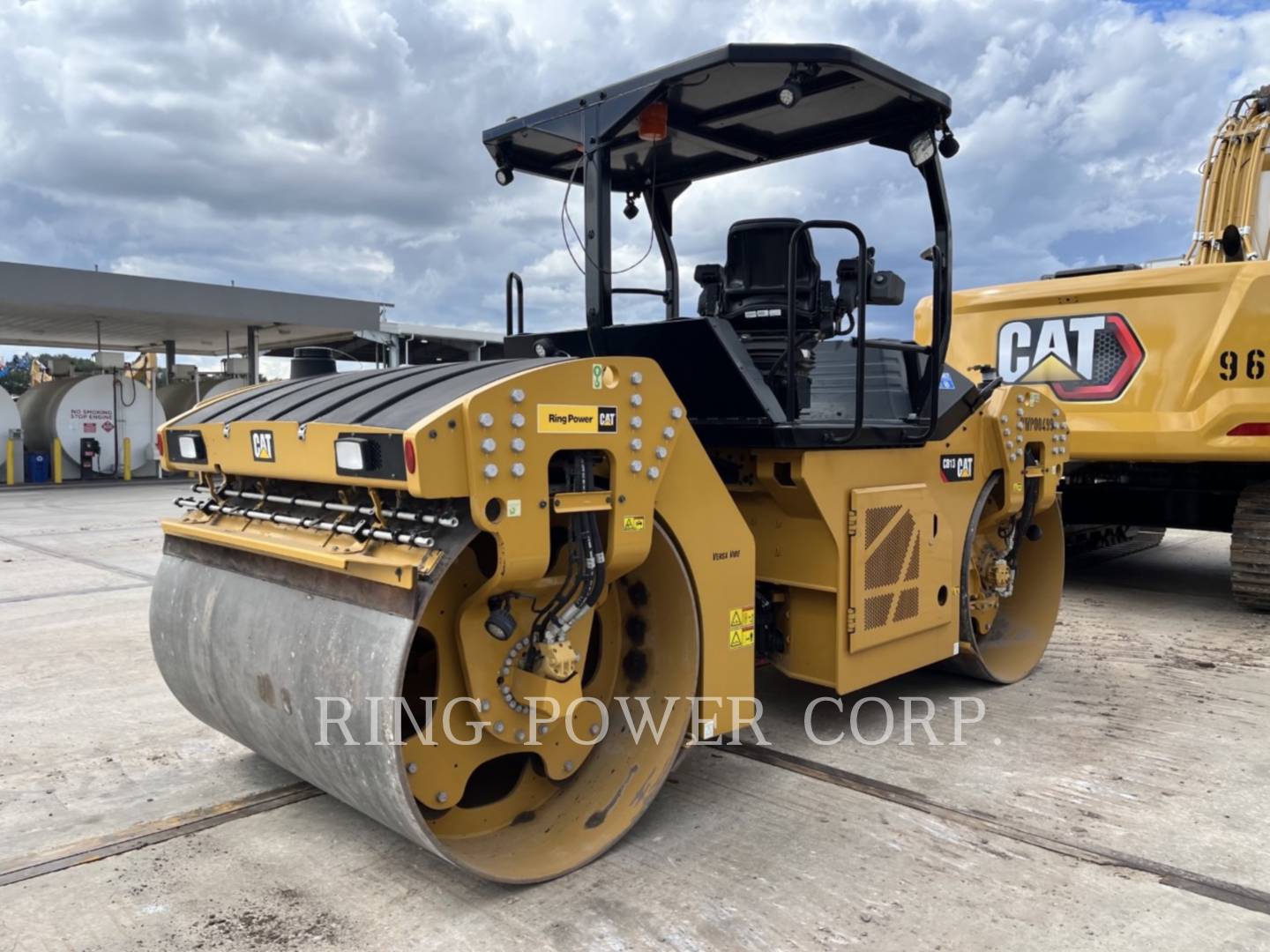 2020 Caterpillar CB13 Vibratory Double