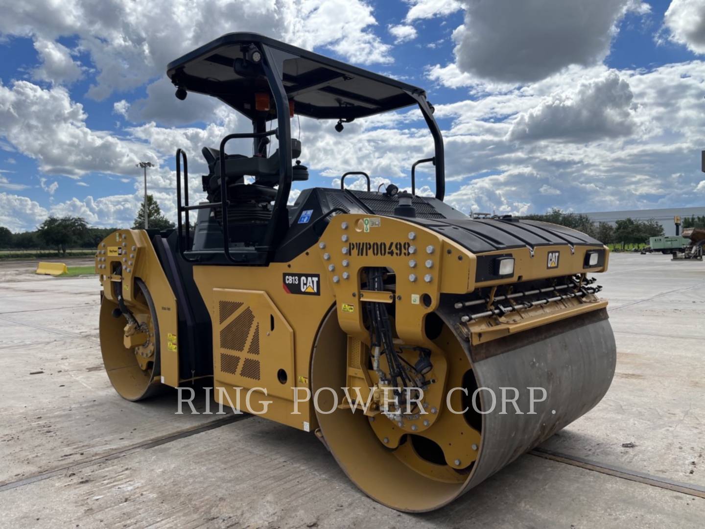 2020 Caterpillar CB13 Vibratory Double