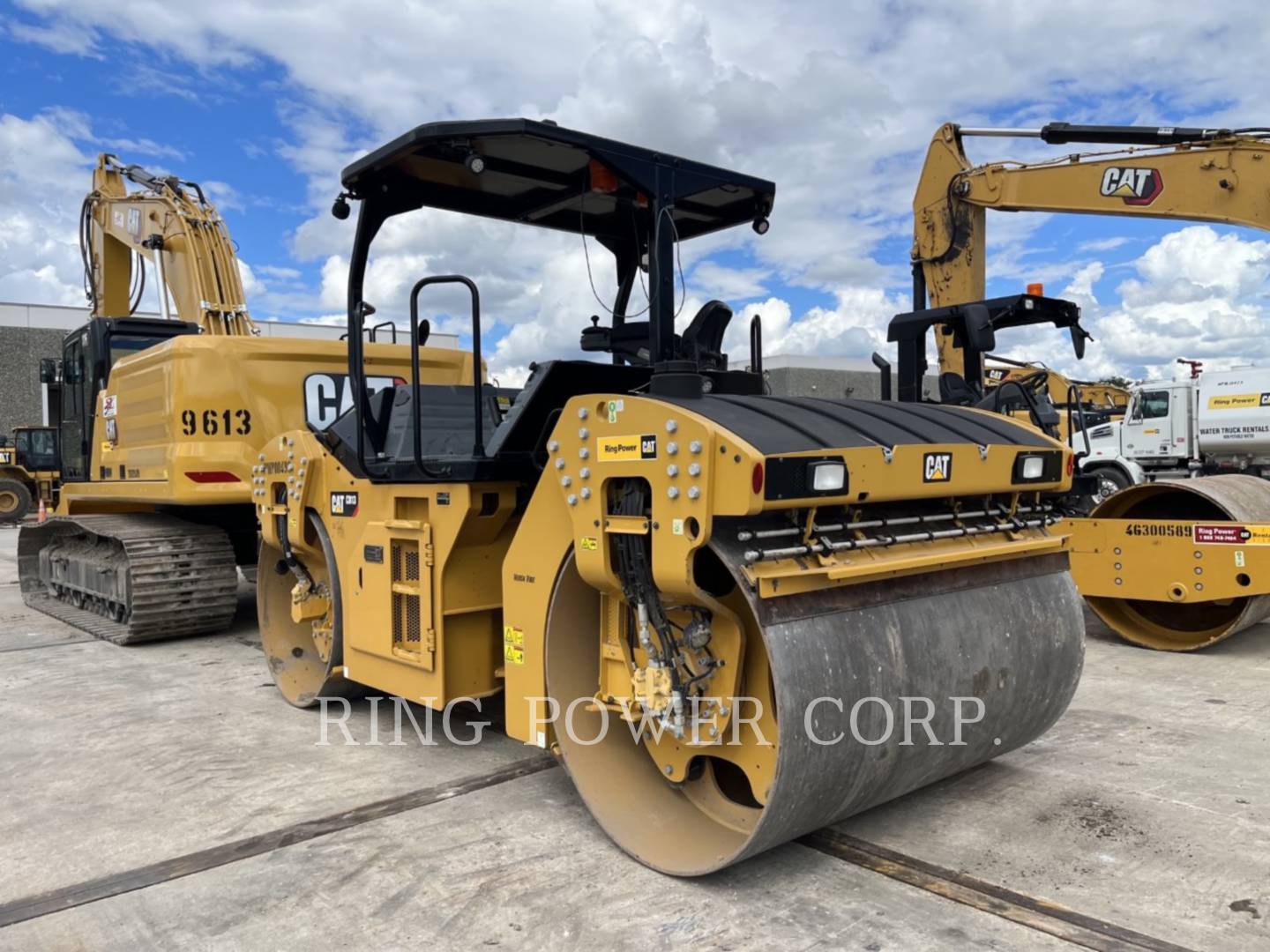 2020 Caterpillar CB13 Vibratory Double