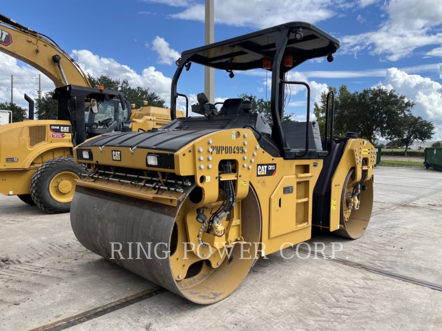 2020 Caterpillar CB13 Vibratory Double