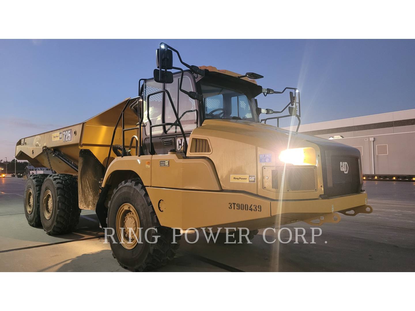 2021 Caterpillar 725TG Articulated Truck