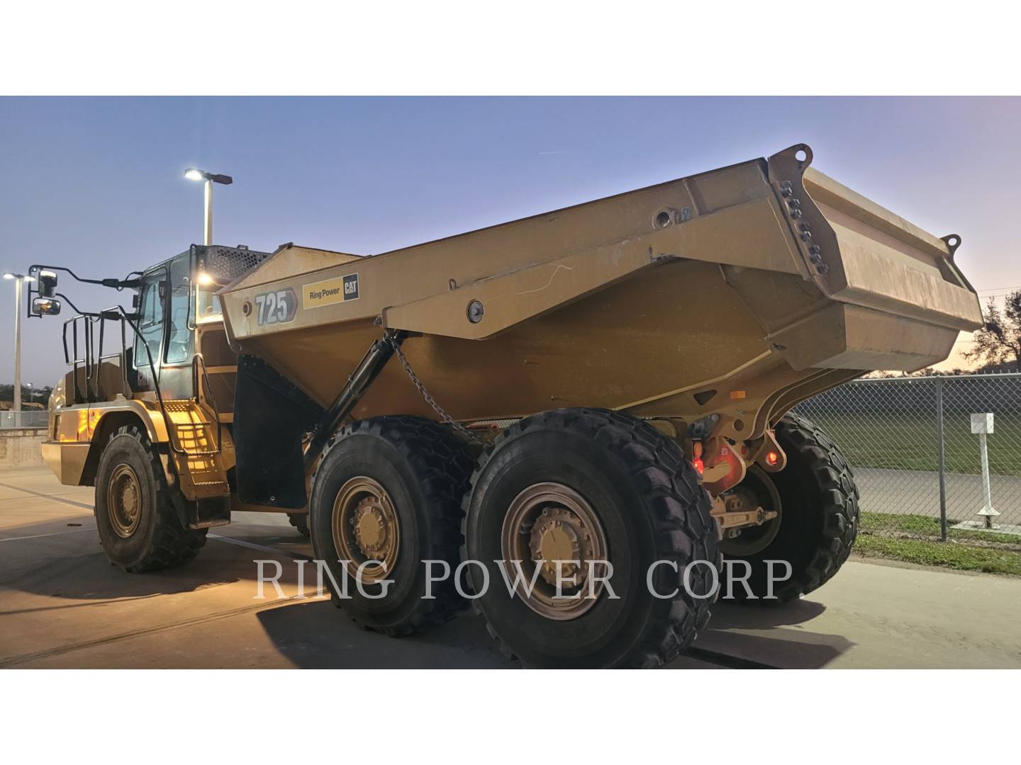 2021 Caterpillar 725TG Articulated Truck