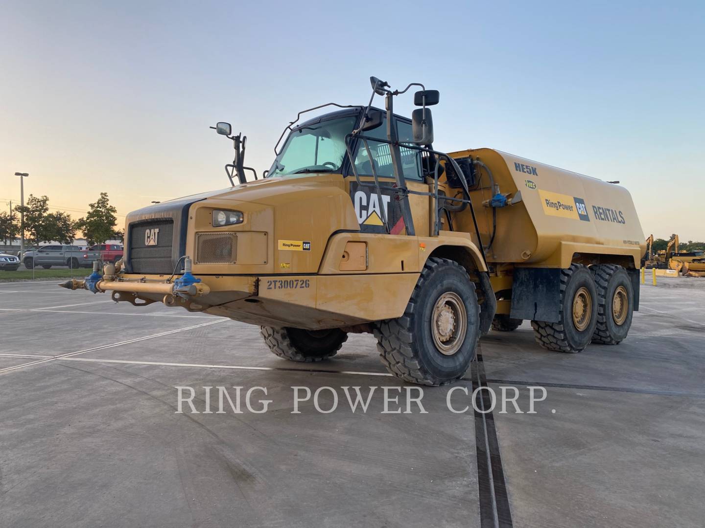 2019 Caterpillar 725C2WW Water Truck