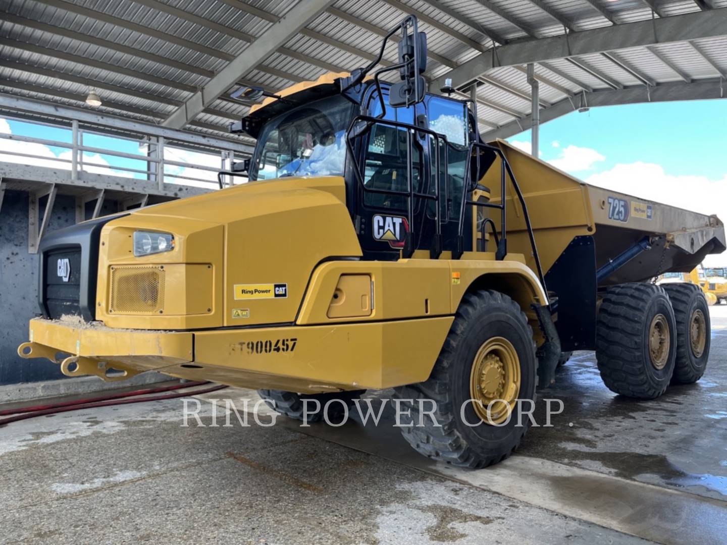 2021 Caterpillar 725TG Articulated Truck