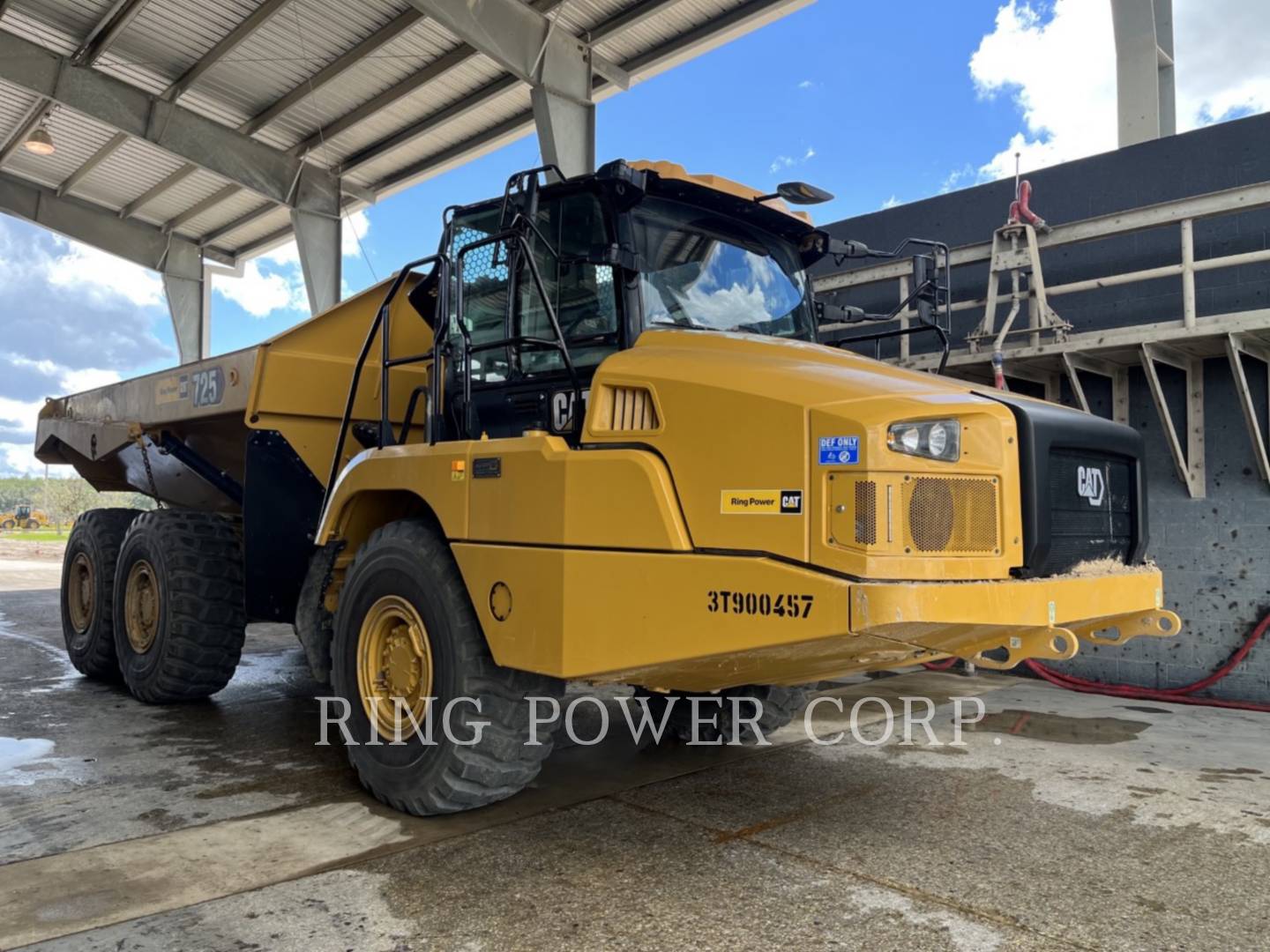 2021 Caterpillar 725TG Articulated Truck