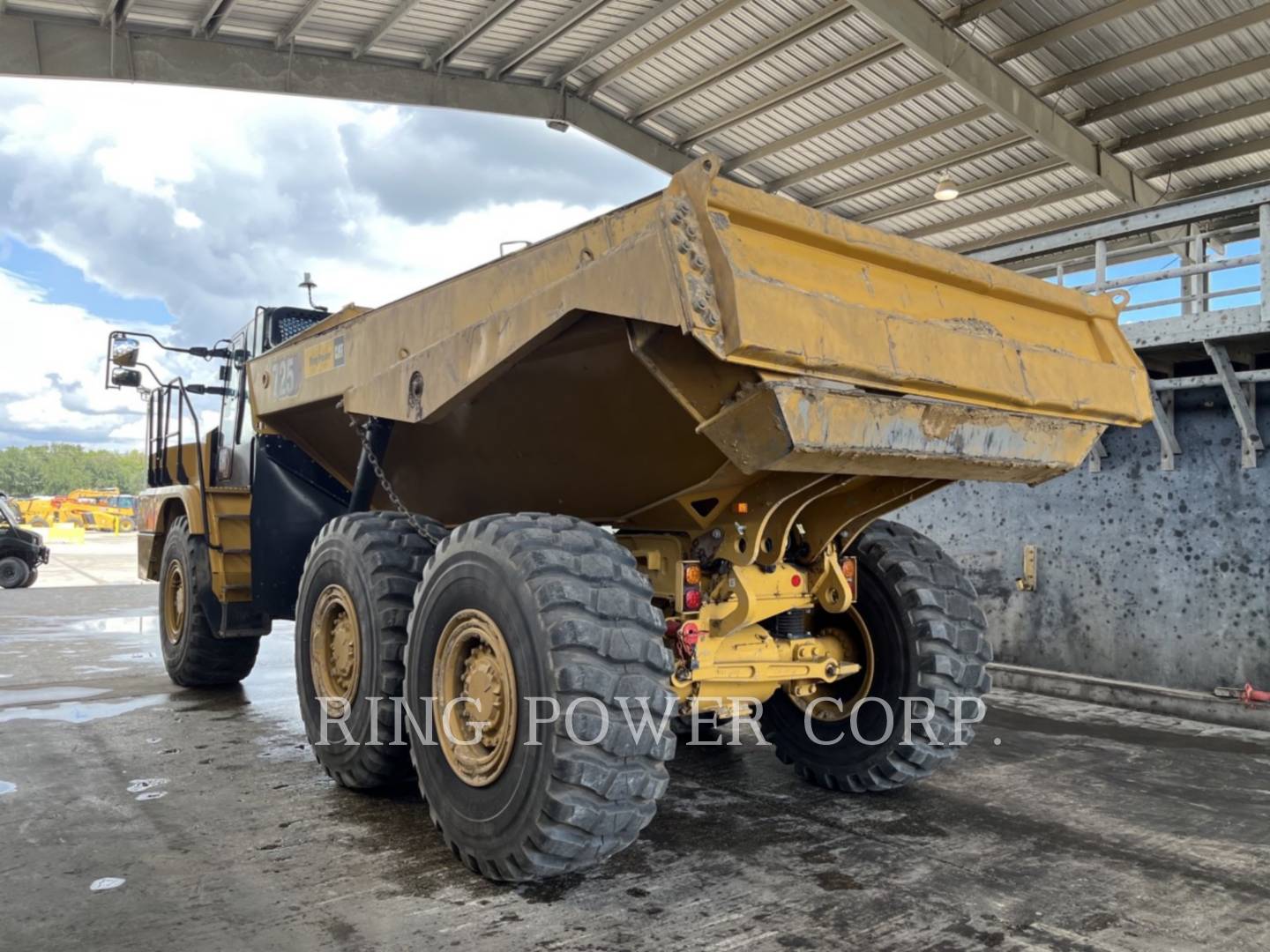 2021 Caterpillar 725TG Articulated Truck