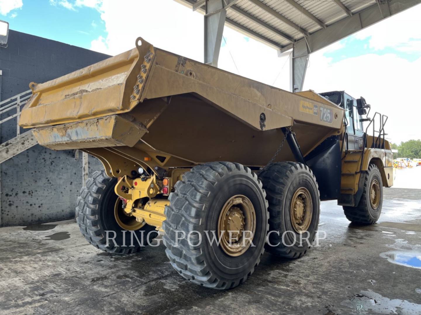 2021 Caterpillar 725TG Articulated Truck