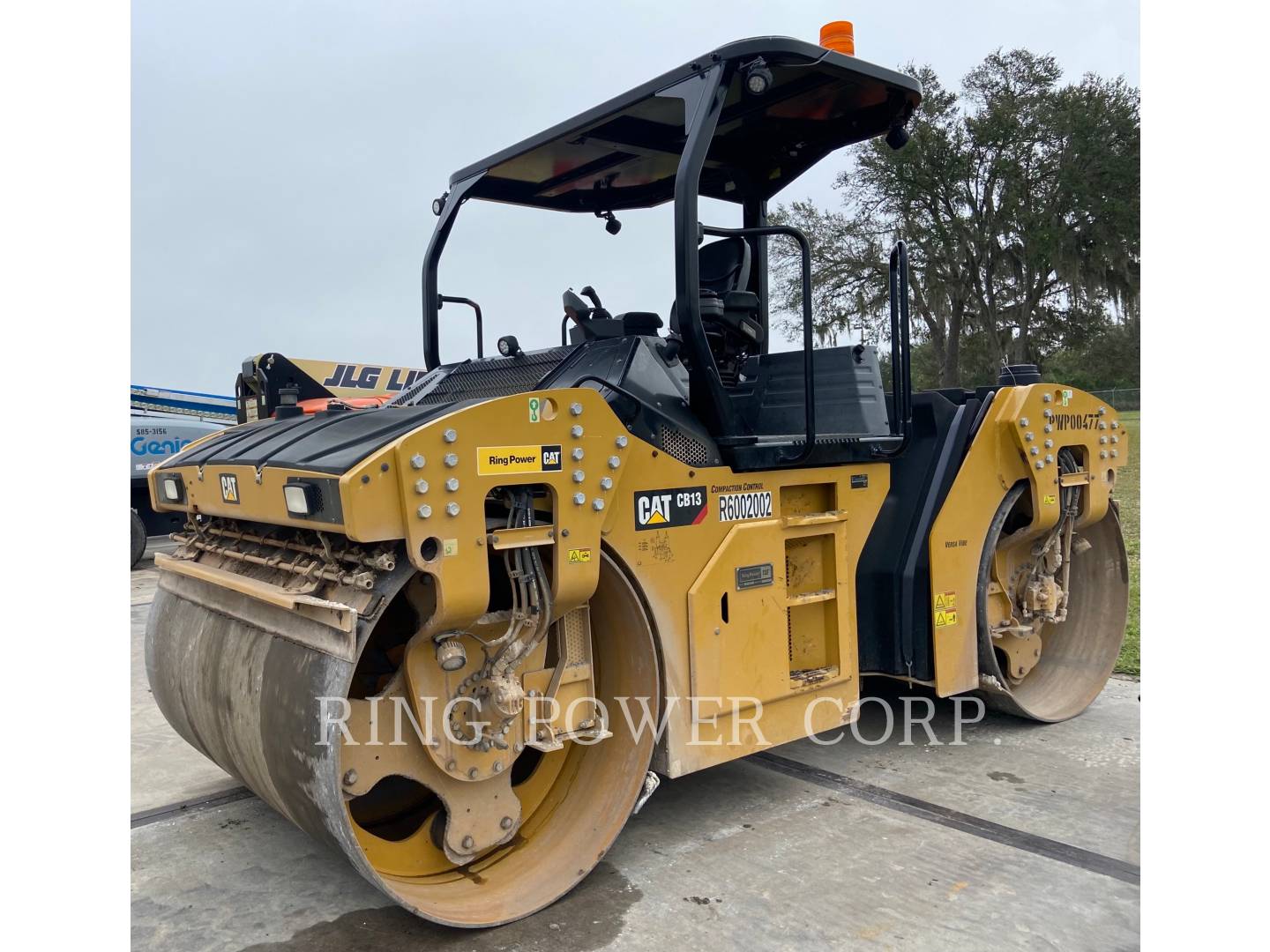 2020 Caterpillar CB13 Vibratory Double