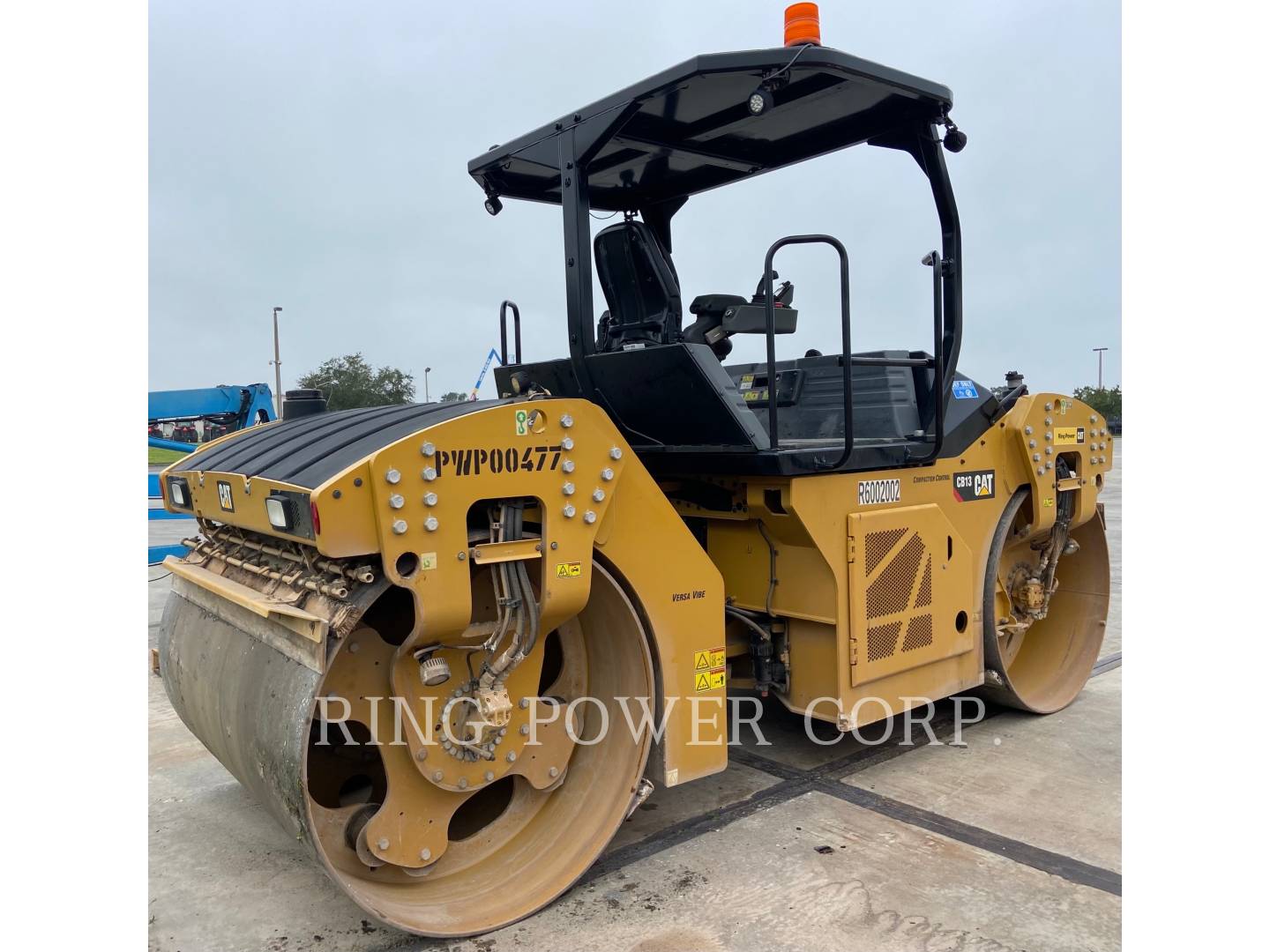 2020 Caterpillar CB13 Vibratory Double