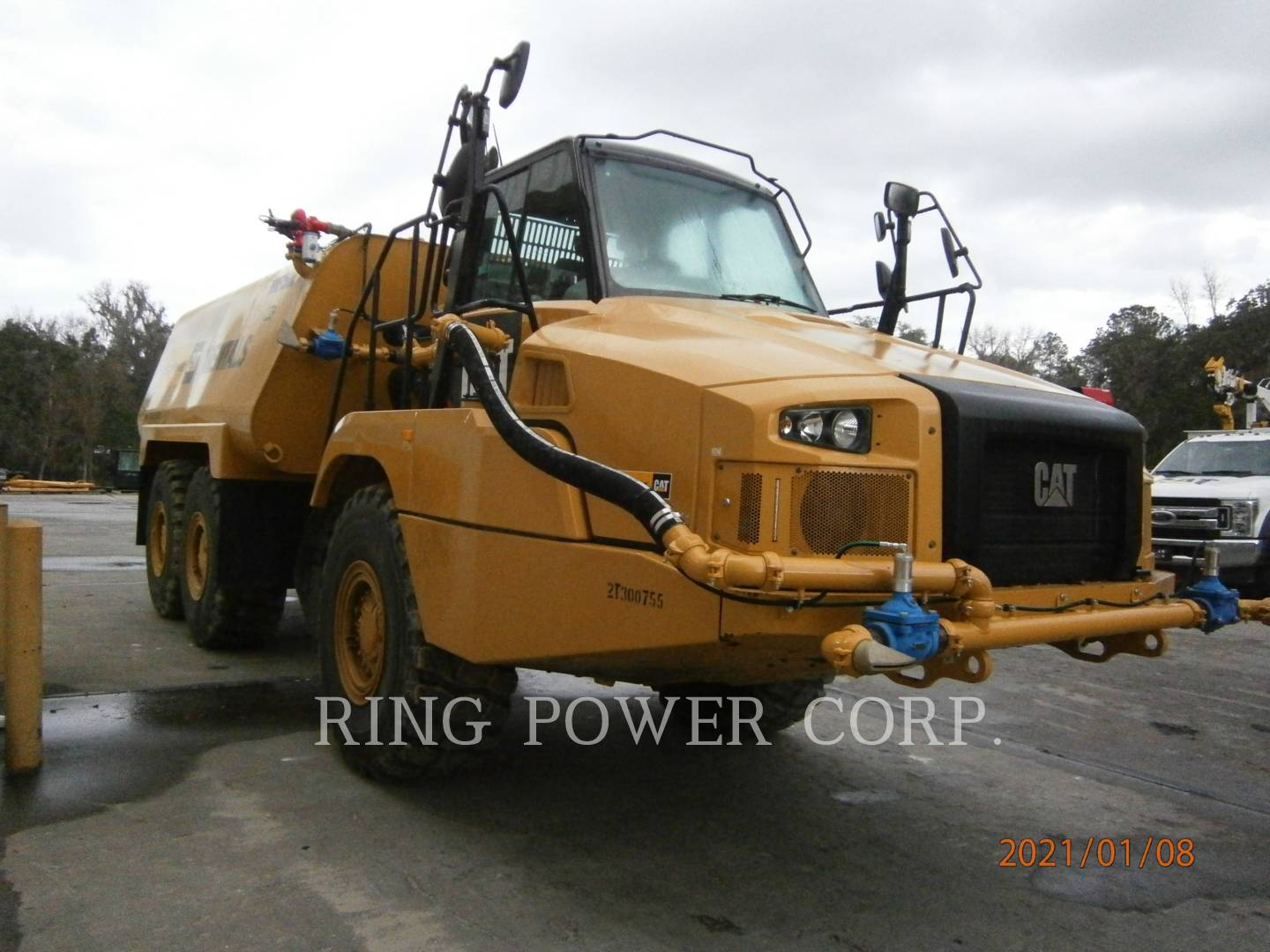 2019 Caterpillar 725C2WW Water Truck