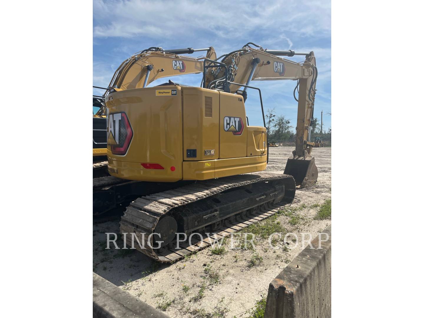 2021 Caterpillar 325 Excavator