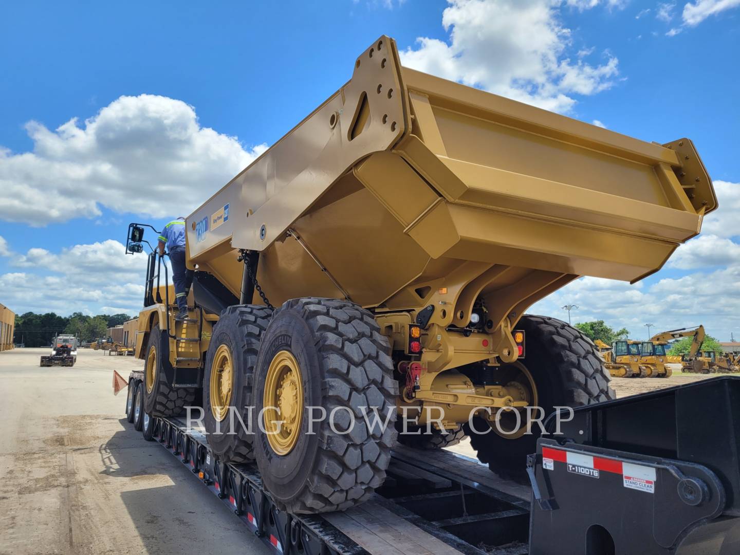 2021 Caterpillar 730 Articulated Truck