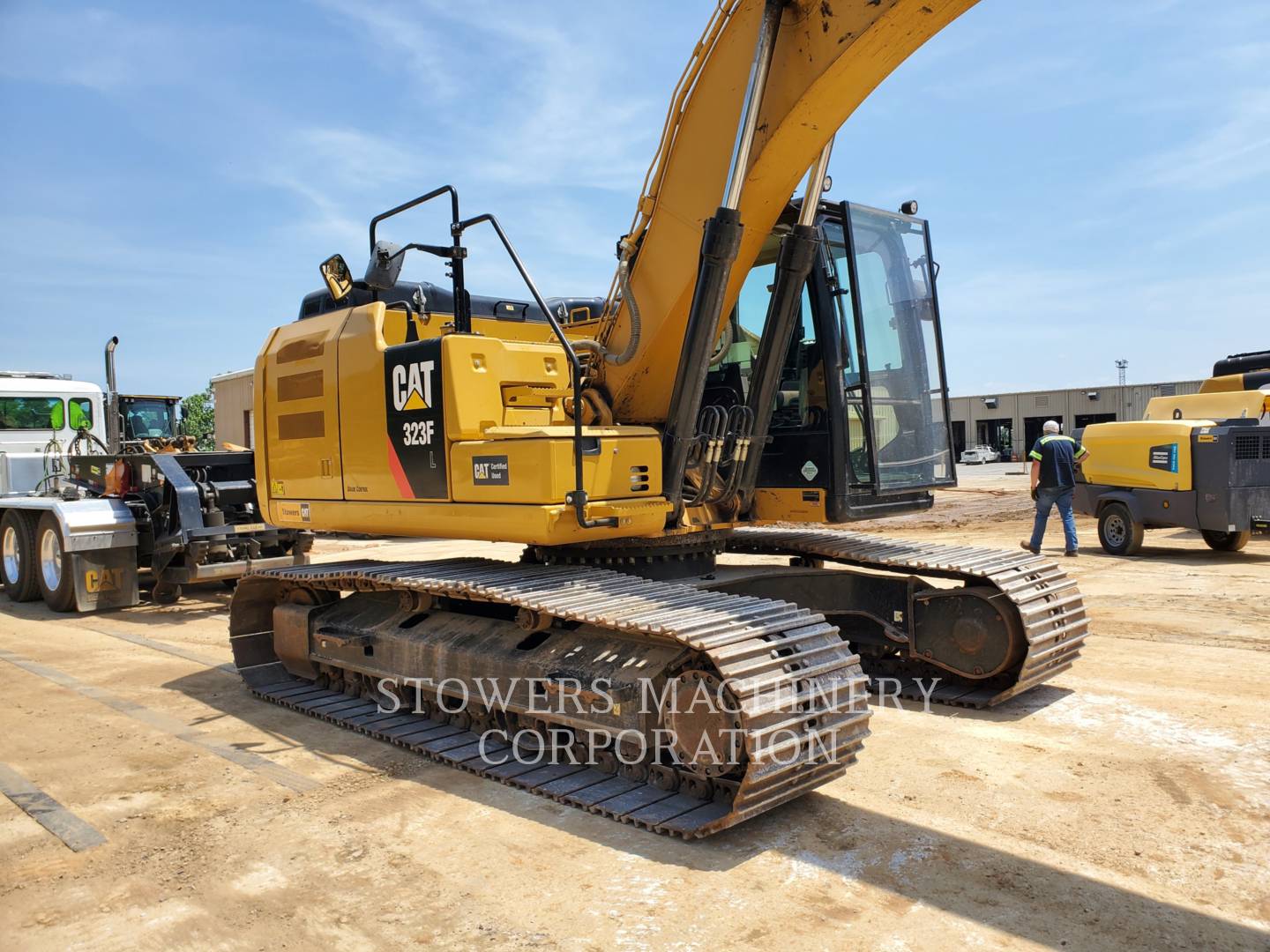 2016 Caterpillar 323F Excavator