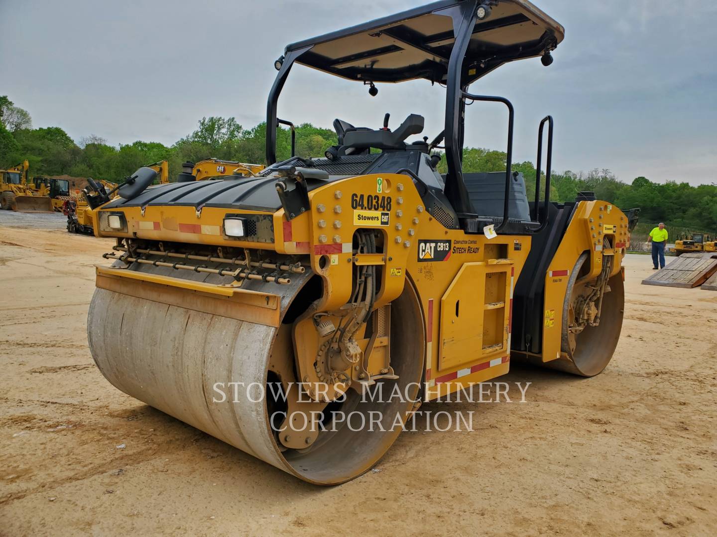 2018 Caterpillar CB13 Vibratory Double