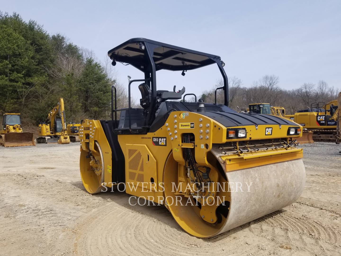 2019 Caterpillar CB13 Vibratory Double