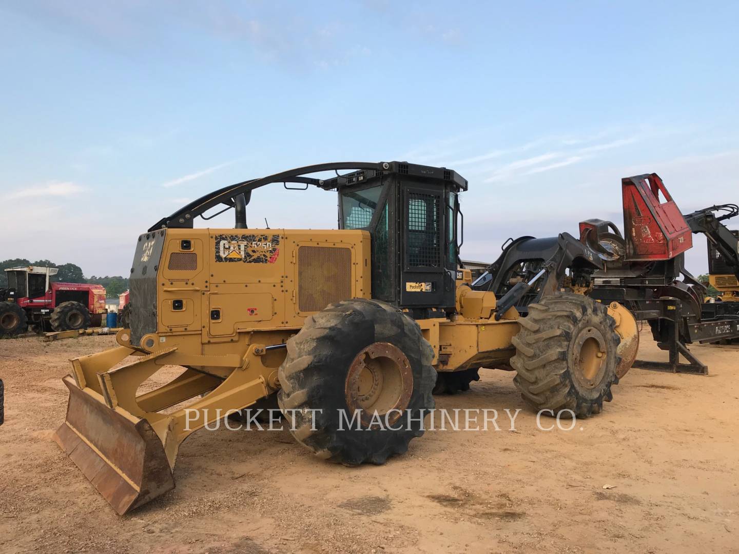 2015 Caterpillar 525D Skidder