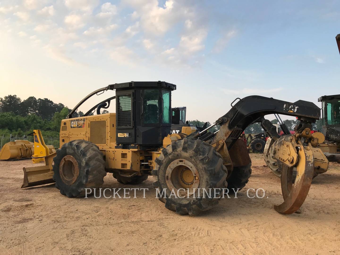 2015 Caterpillar 525D Skidder