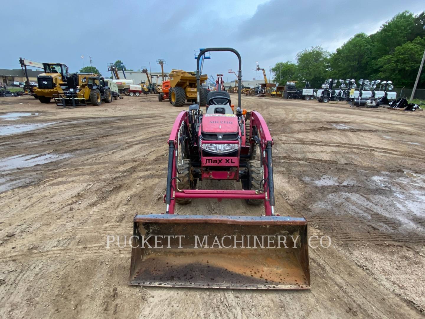 2016 Mahindra MAX26 Tractor