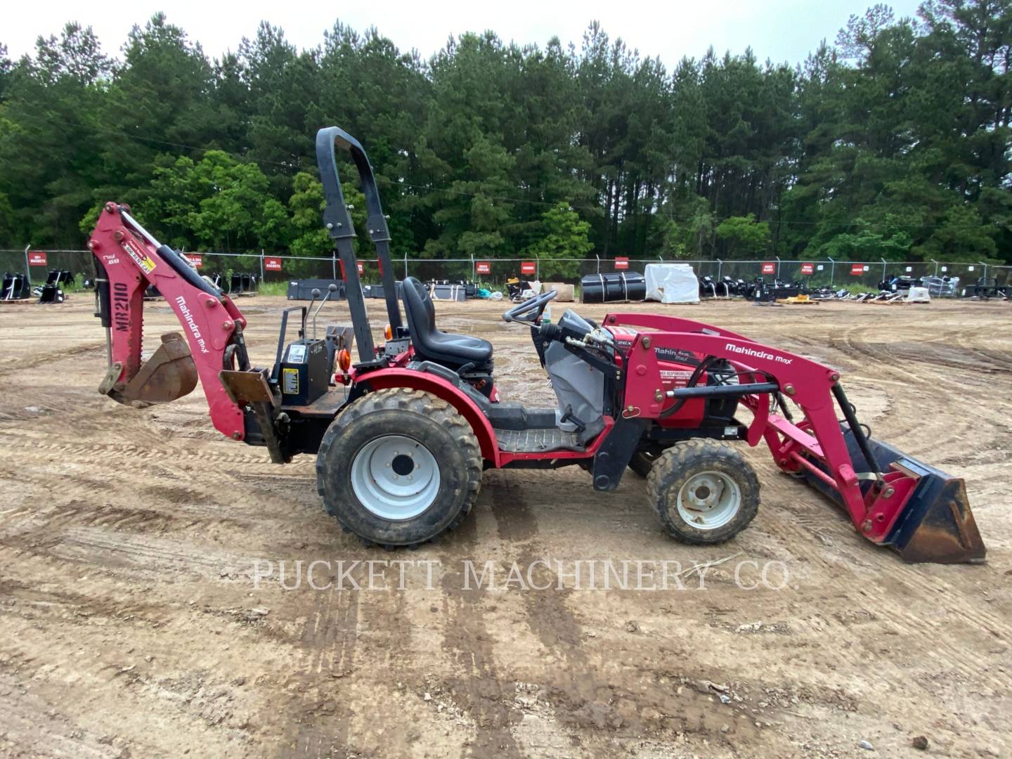 2016 Mahindra MAX26 Tractor