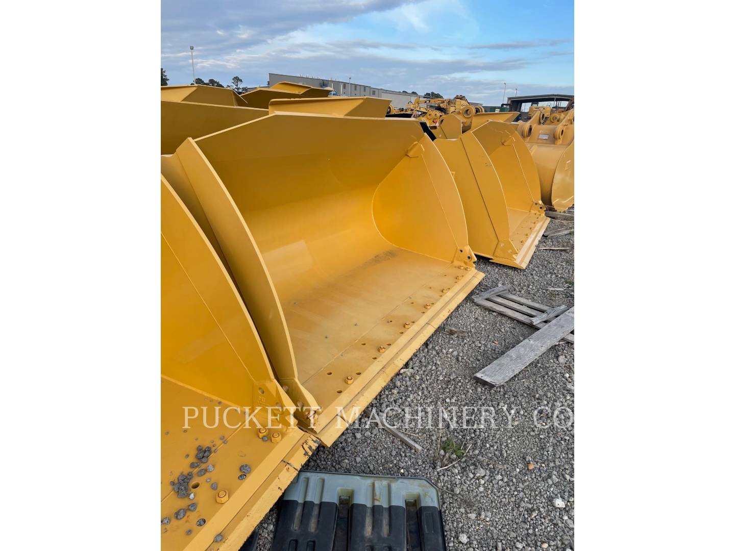 Caterpillar CAT BUCKET- GP 3.2 YD3- 930M Bucket