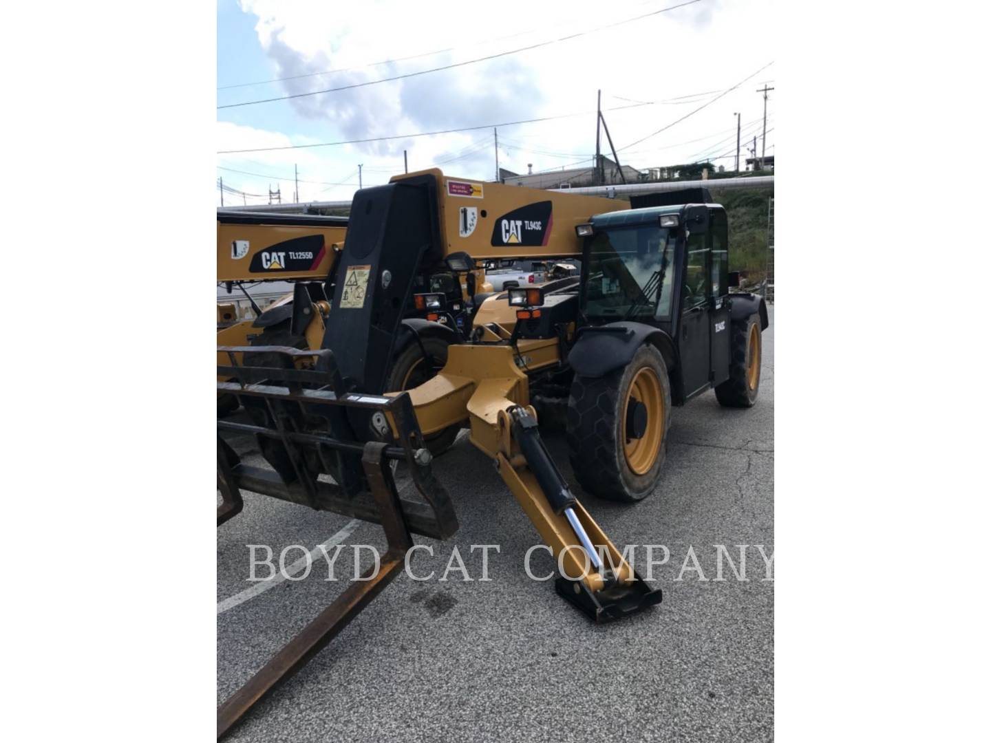 2015 Caterpillar TL943 TeleHandler