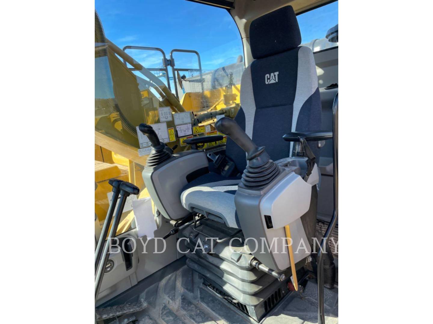 2015 Caterpillar 329FL Excavator